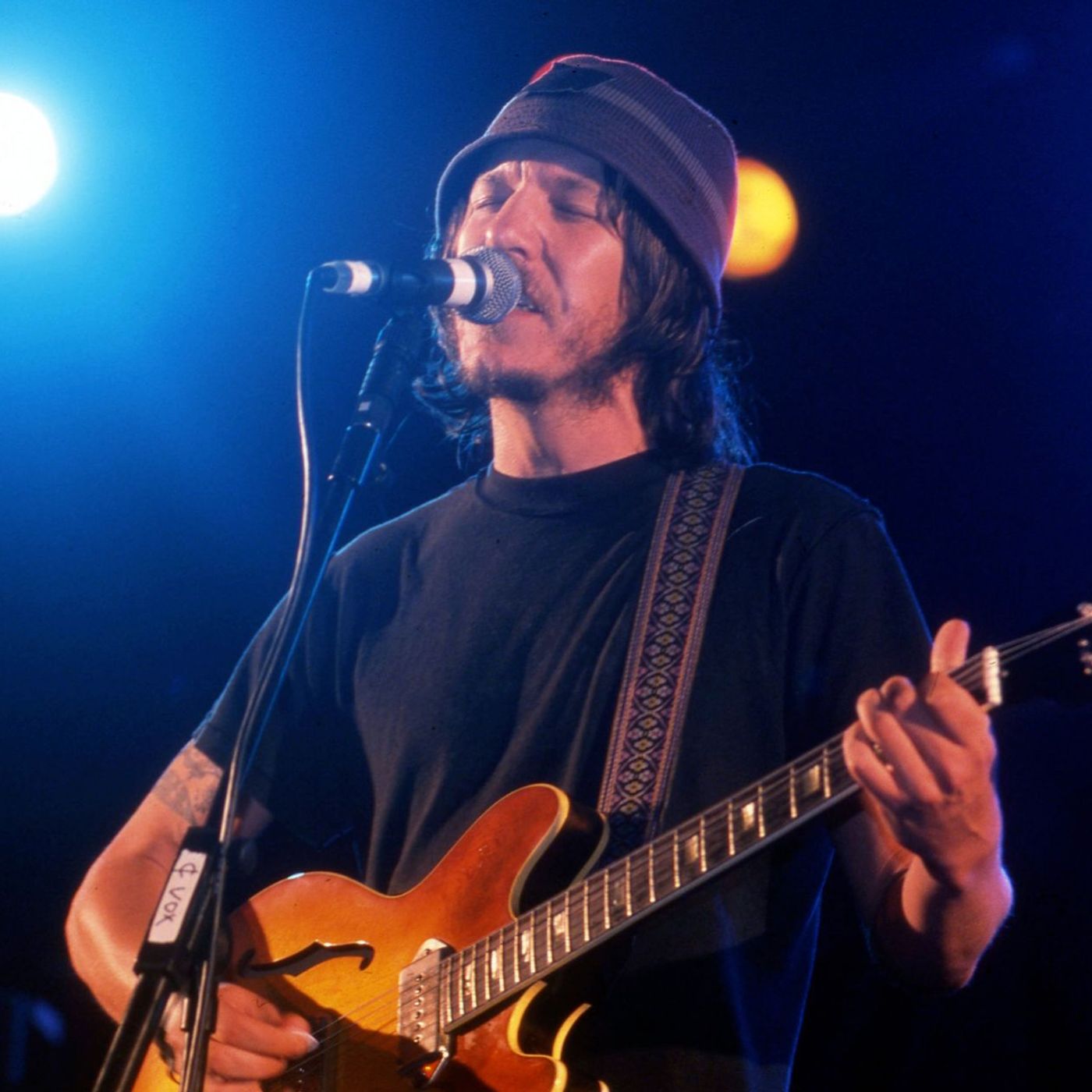 Fan receives response to letter from Elliott Smith 23 years later episode artwork