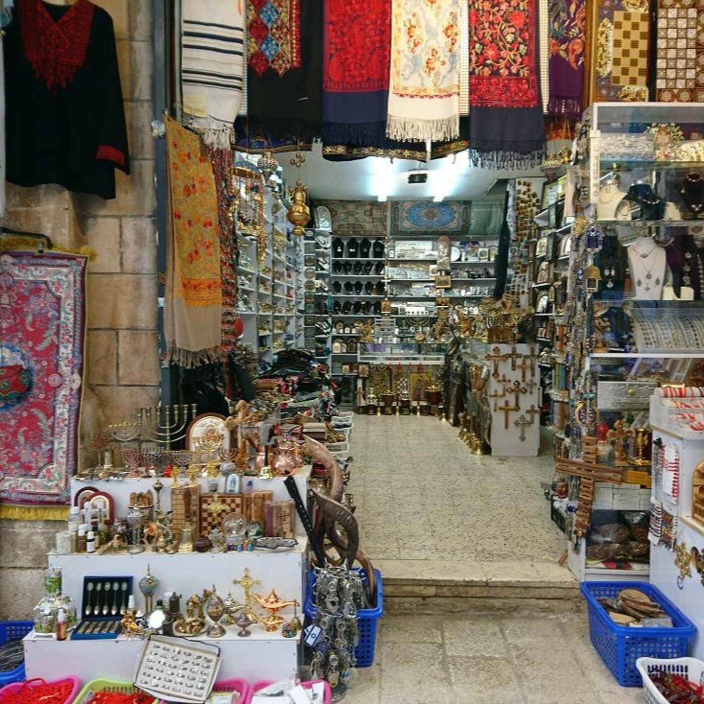 Very hard to walk in the Jaffa Gate, never again