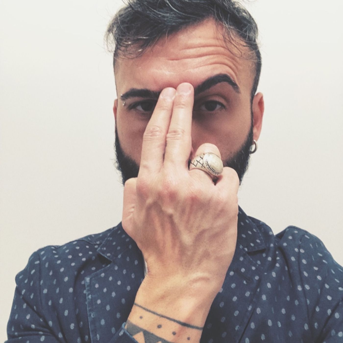 “Il caga dubbi” lo scrittore ignorante..
