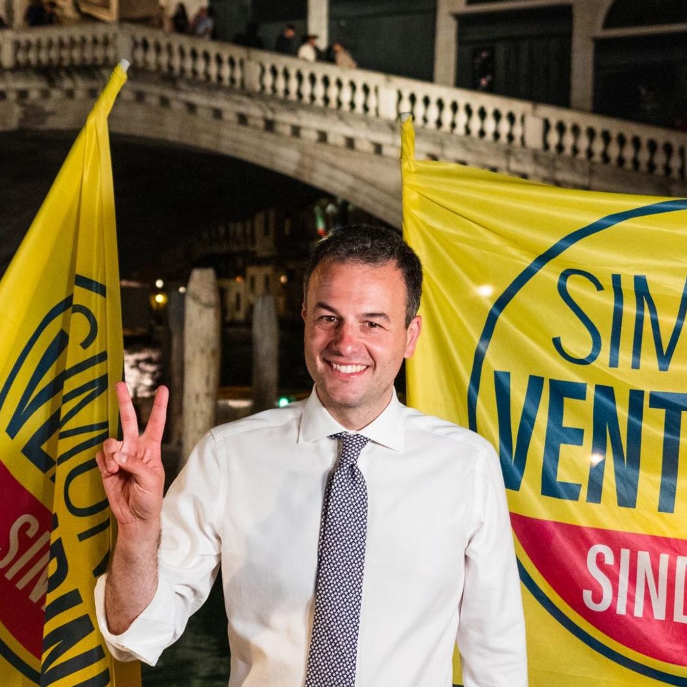 Comunali, il centrodestra tiene. Meloni: “Anche oggi rimandiamo il crollo a domani” episode artwork