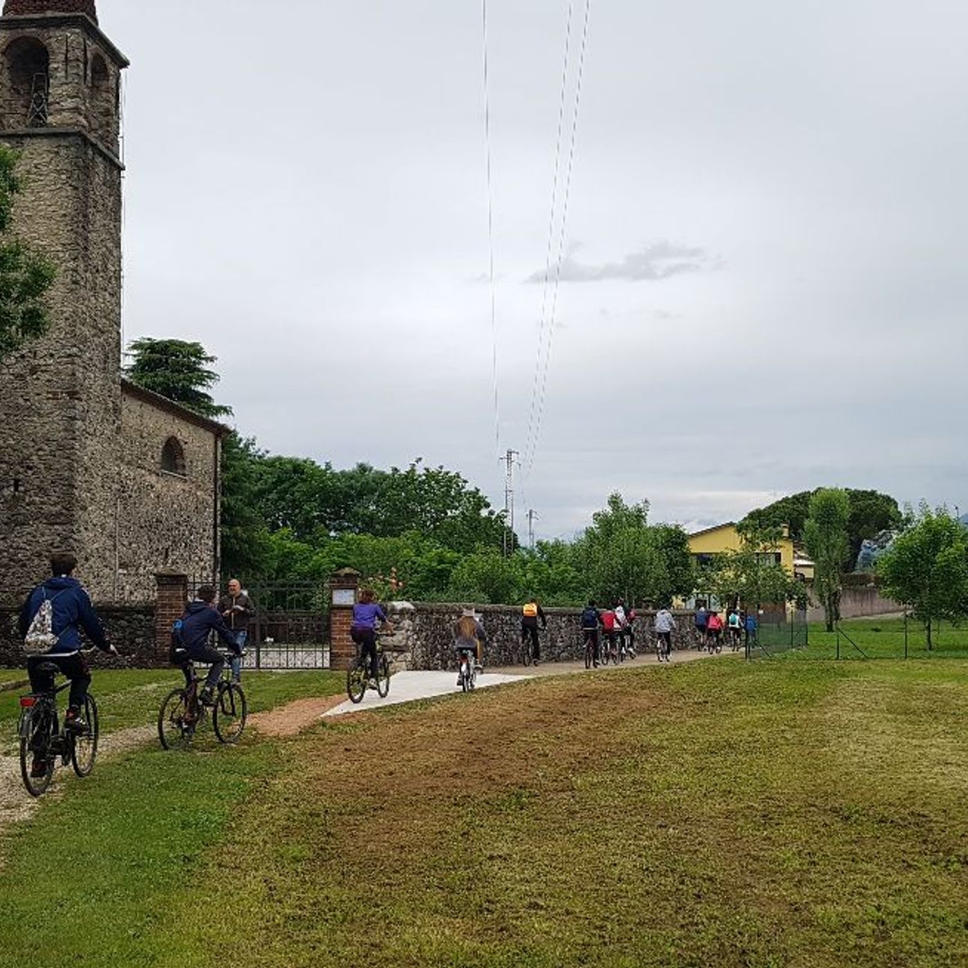 Tutti in bici domenica per la pedalata ecologica episode artwork