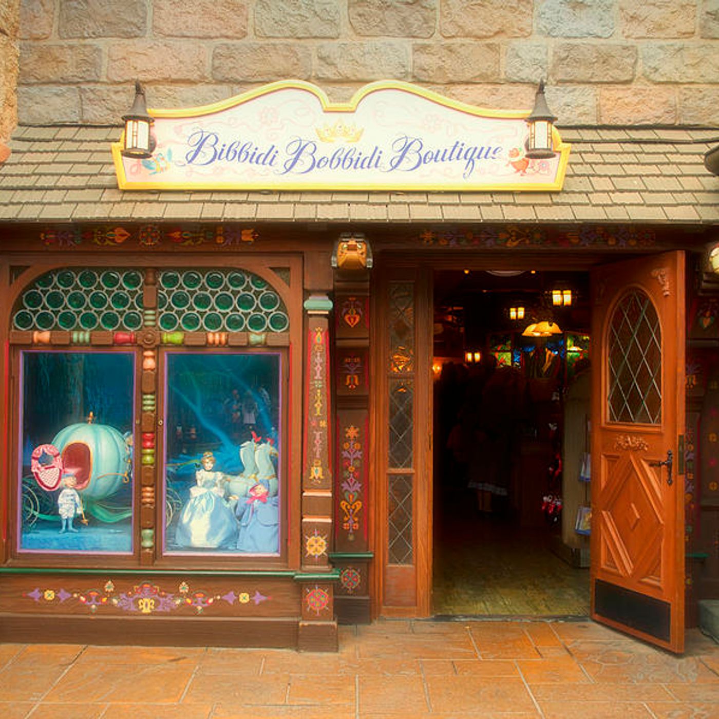 S1 Ep.2 : Bibbidi Bobbidi Boutique (Parks Edition) episode artwork