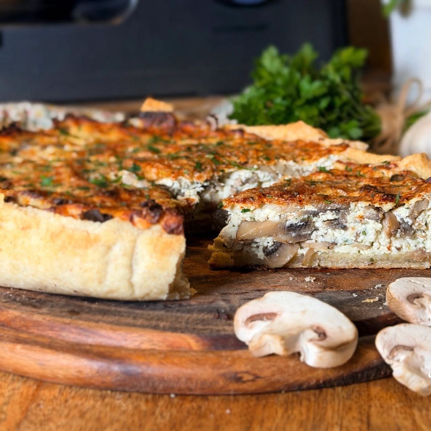 Torta salata ai funghi e ricotta: la ricetta rustica con brisée fatta in casa