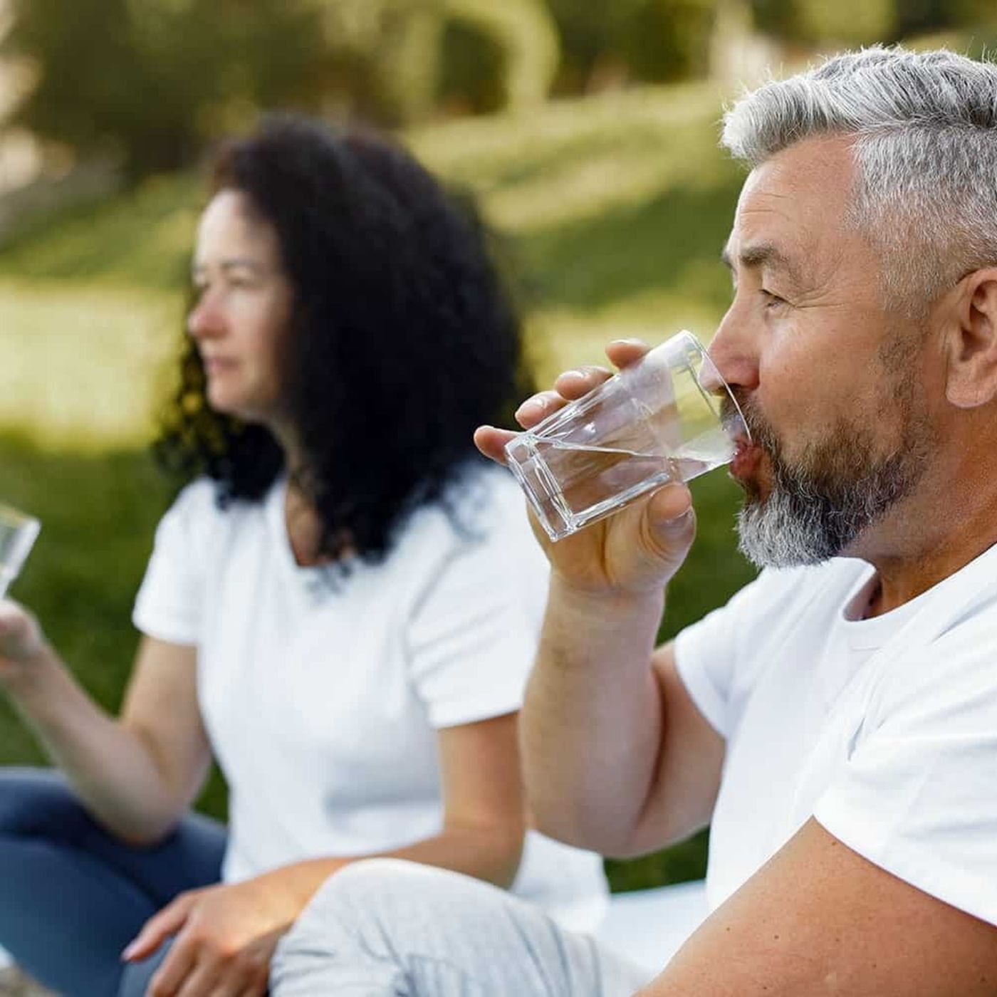 چگونه روزی 8 لیوان آب بنوشیم؟