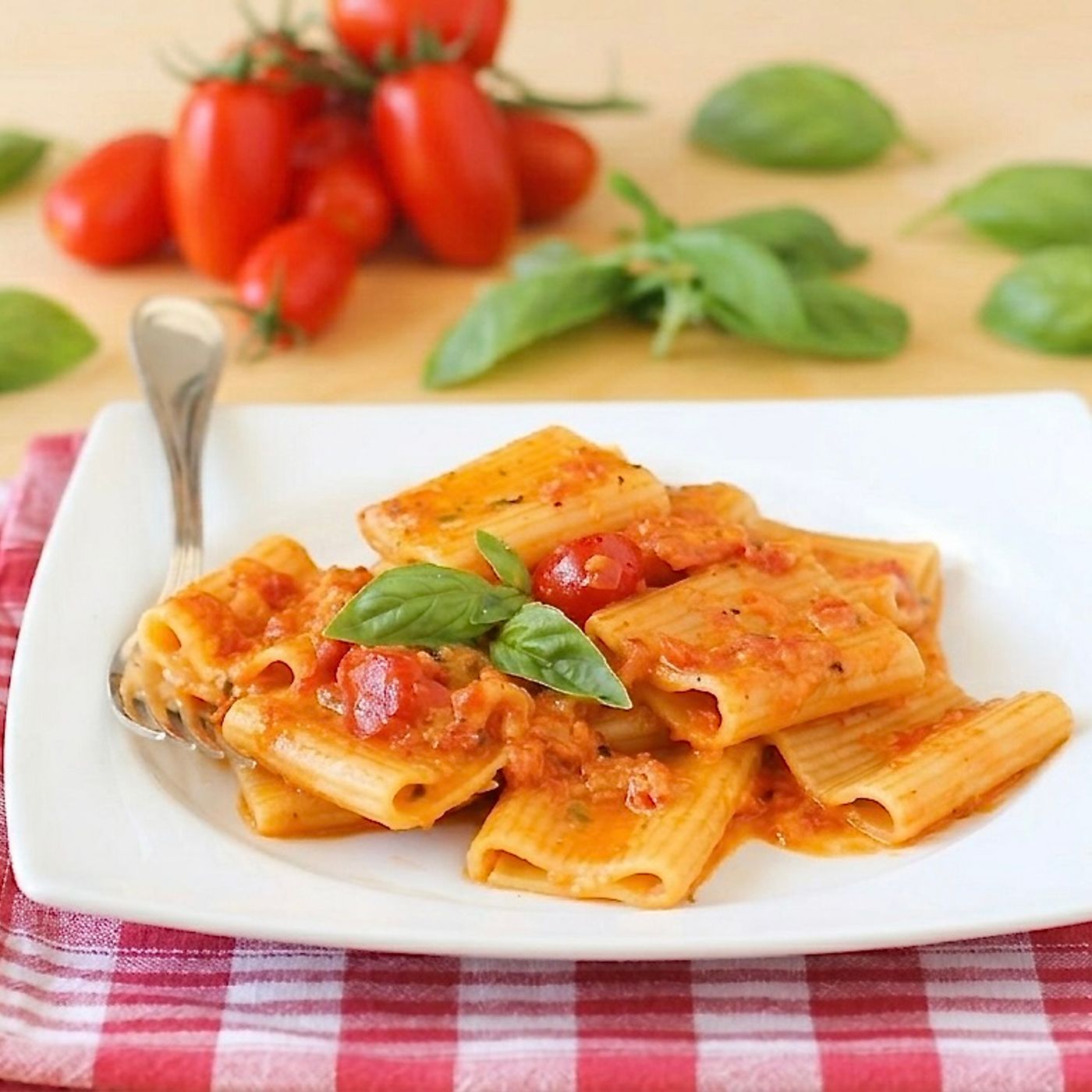 Paccheri cremosi pomodorini e crescenza: episode artwork