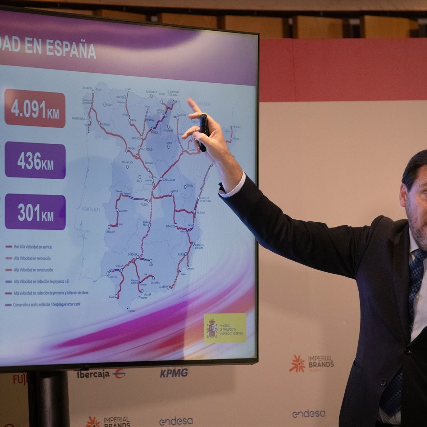 Madrid es Noticia: Puente acusa a Ayuso de "mentir" sobre la deuda y continua la guerra con Madrid