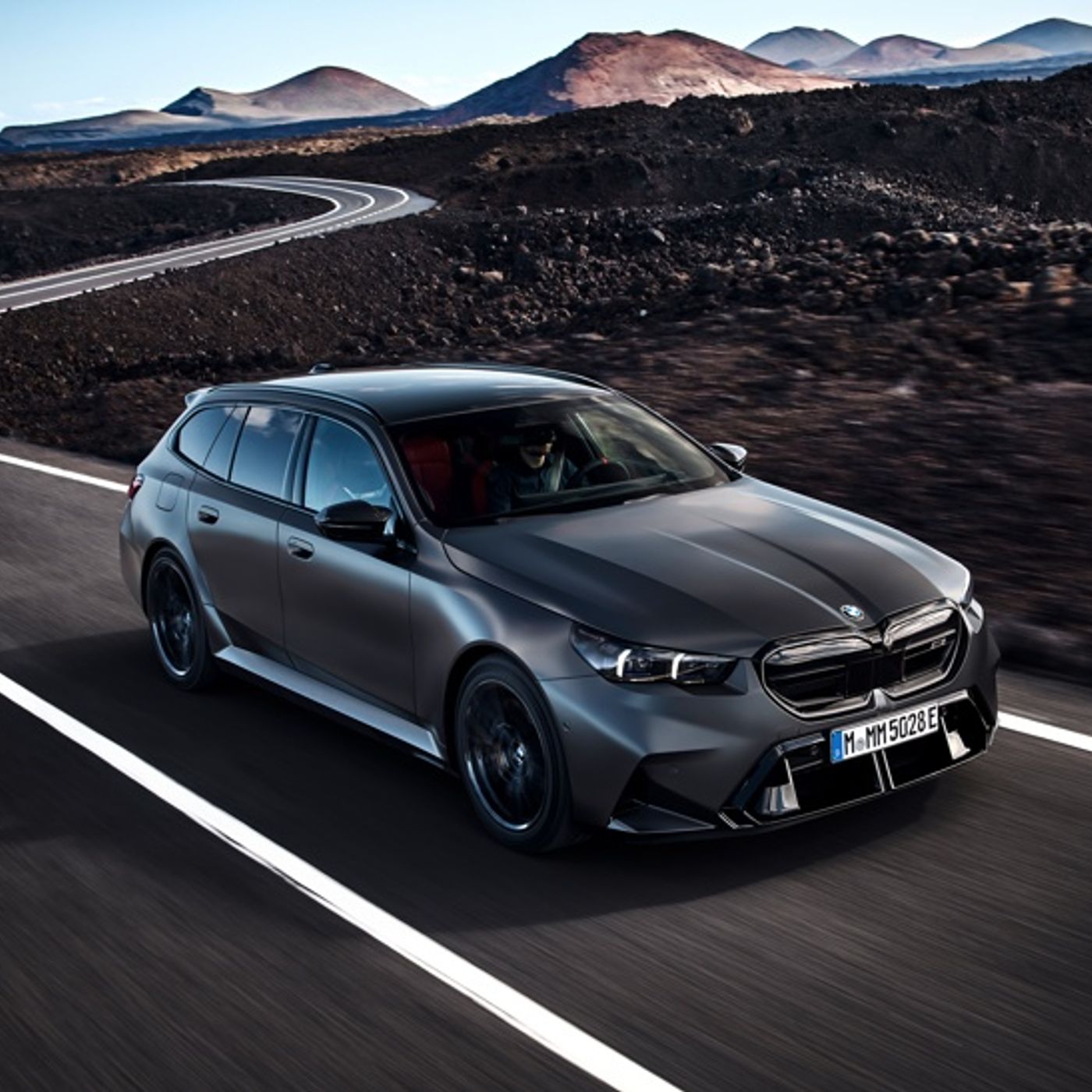 BMW M5 Touring: il ritorno di un'icona che si rinnova con motore ibrido episode artwork