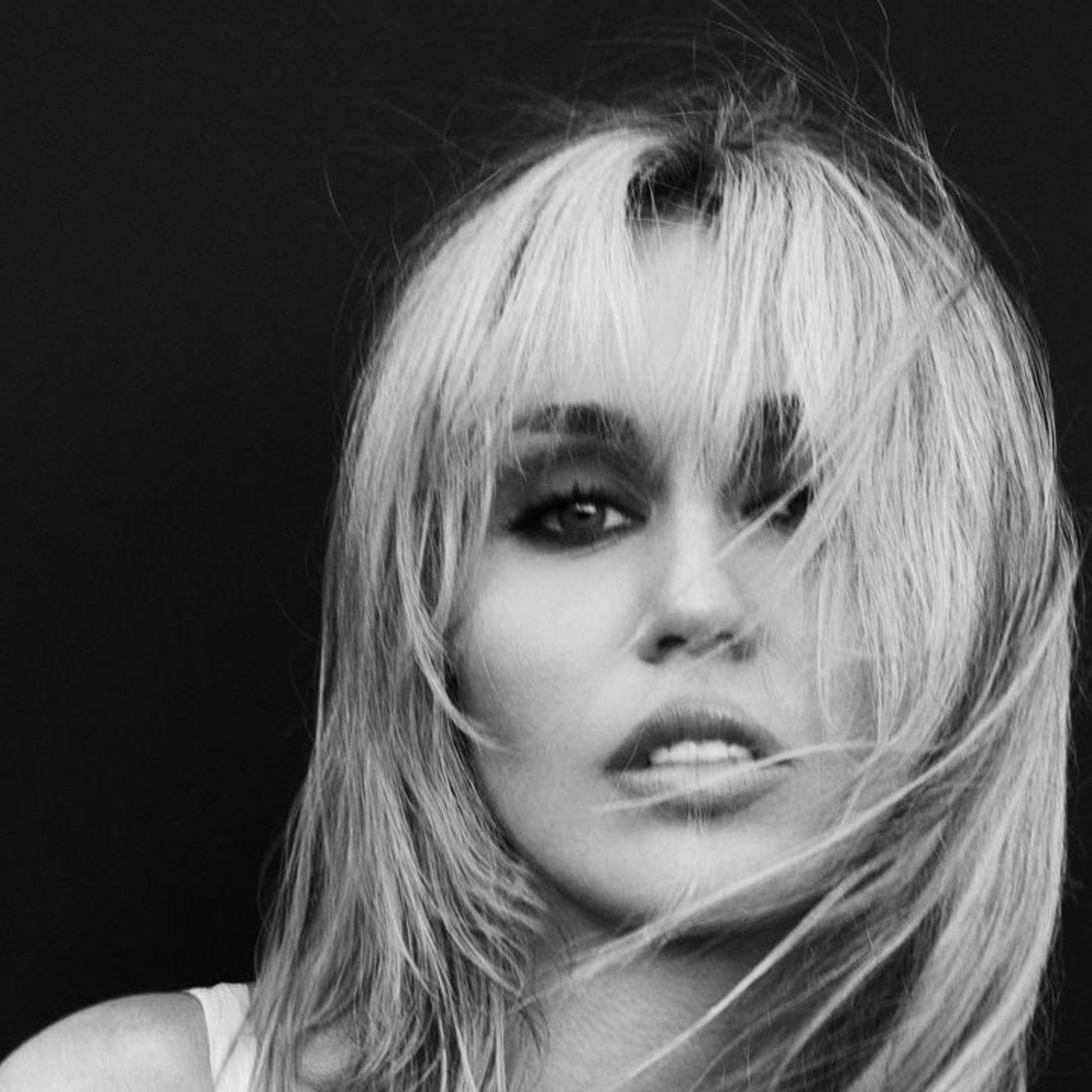 Miley Cyrus Rebrands as Miley, Reveals New Album Bass Persuades episode artwork