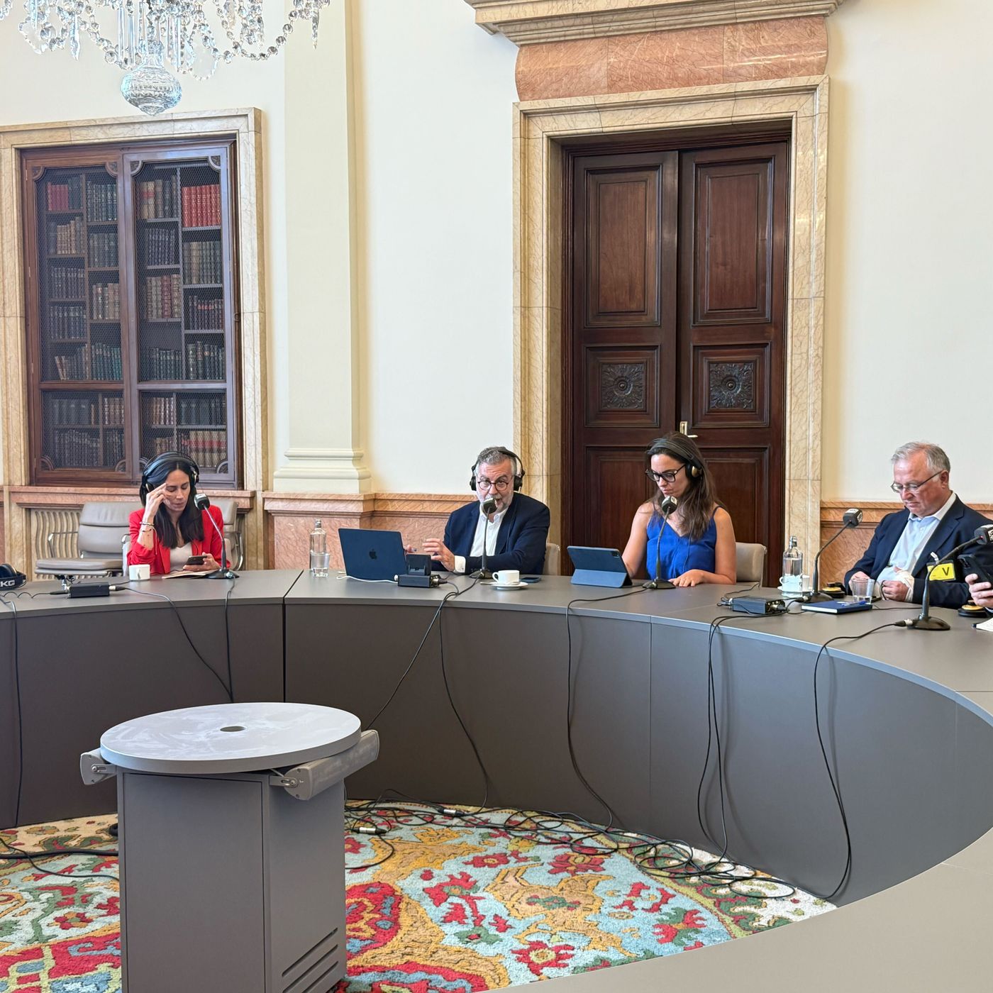 cover of episode Tertulia: Un análisis de la OPA desde el Banco de España