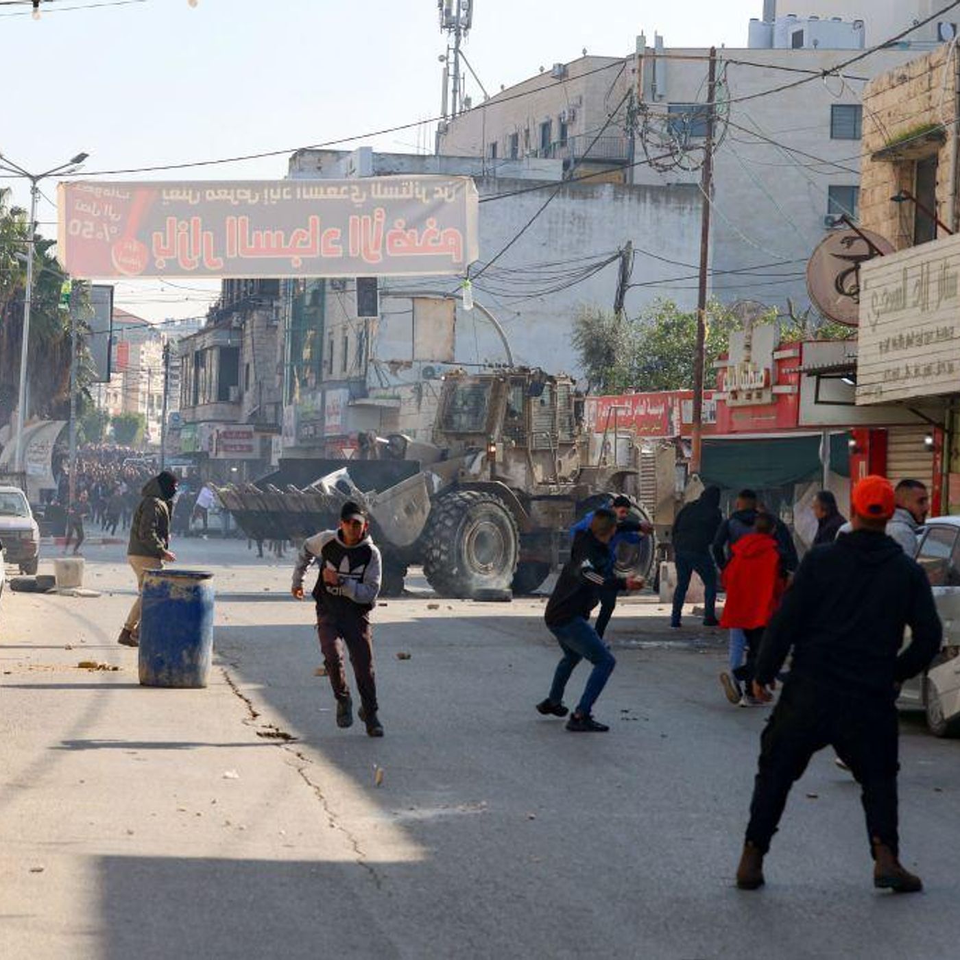 Strage a Jenin. Nuovo raid israeliano: morti e feriti tra i palestinesi episode artwork
