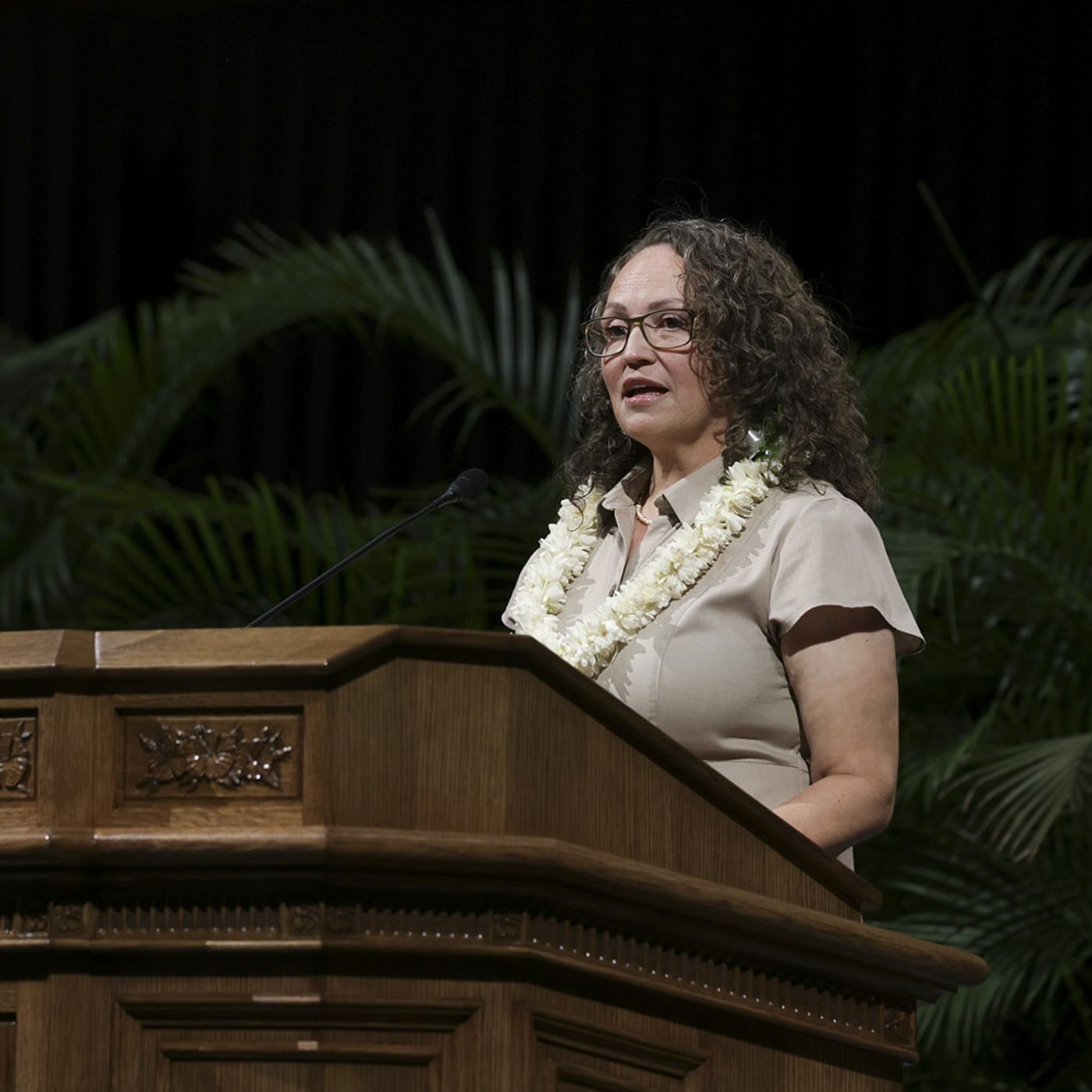 Confidence in the Presence of God | Laura Tevaga | September 16, 2025 episode artwork