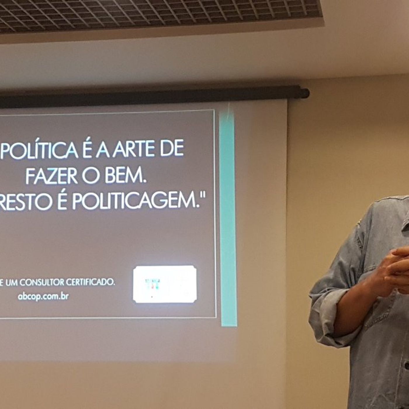 Política em gotas