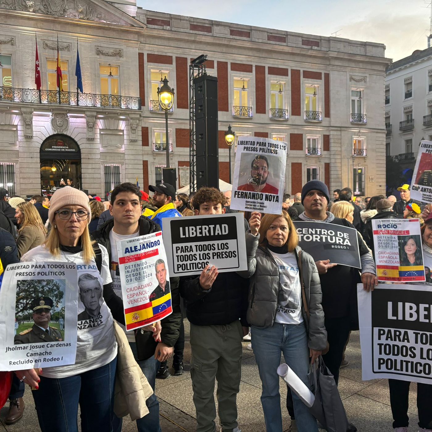 Las Noticias de La Mañana: Comienzan las liberaciones en Venezuela: 11 presos libres, entre ellos 5 ciudadanos españoles