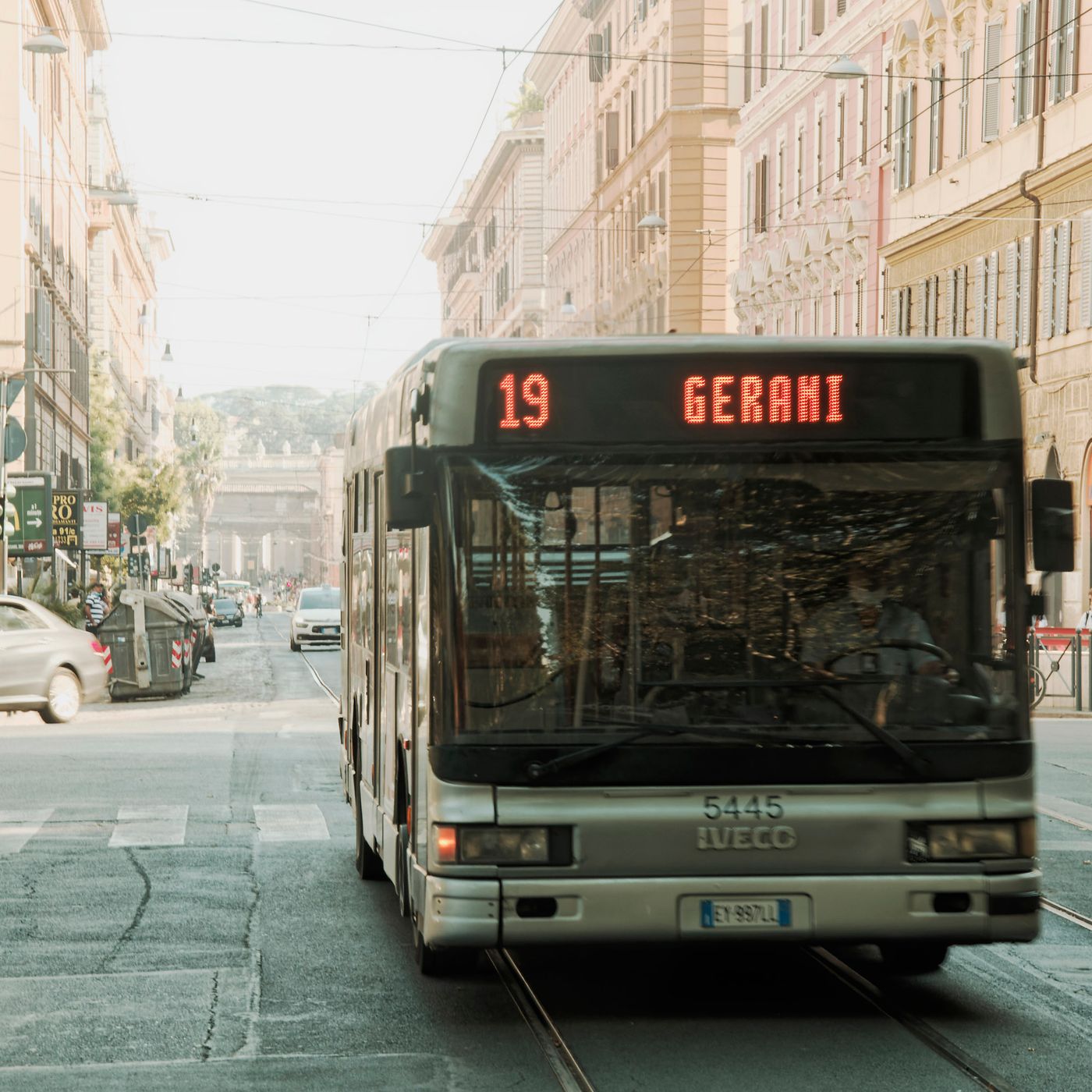 #767 Zone rosse, telecamere intelligenti, infiltrazioni mafiose e altre storie di Roma episode artwork