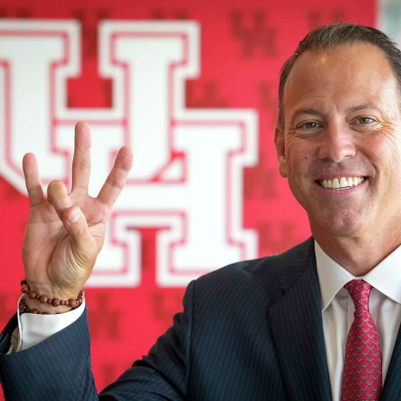 University Of Houston Eddie Nunez Joins to Talk UH Cougars & College Athletic Landscape.