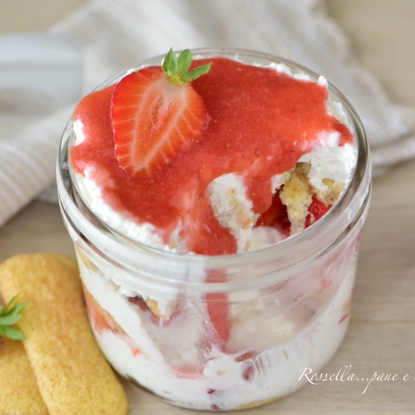 Tiramisù alle Fragole Senza Uova: ricetta fresca, cremosa e facilissima