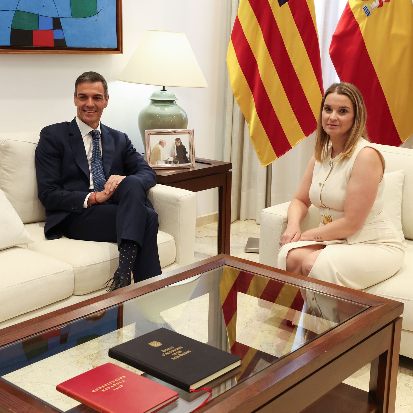 Las Noticias de La Mañana: Prohens y Sánchez se han reunido en Palma para tratar el asunto de la inmigración