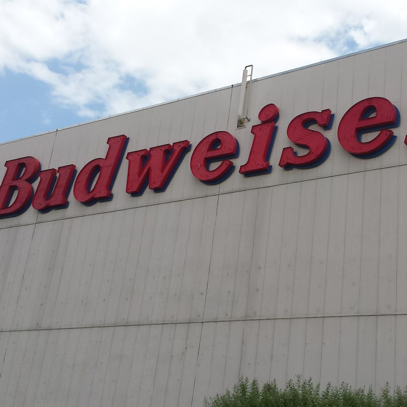 What is happening with all that Budweiser NOT being sold at the World Cup????? episode artwork