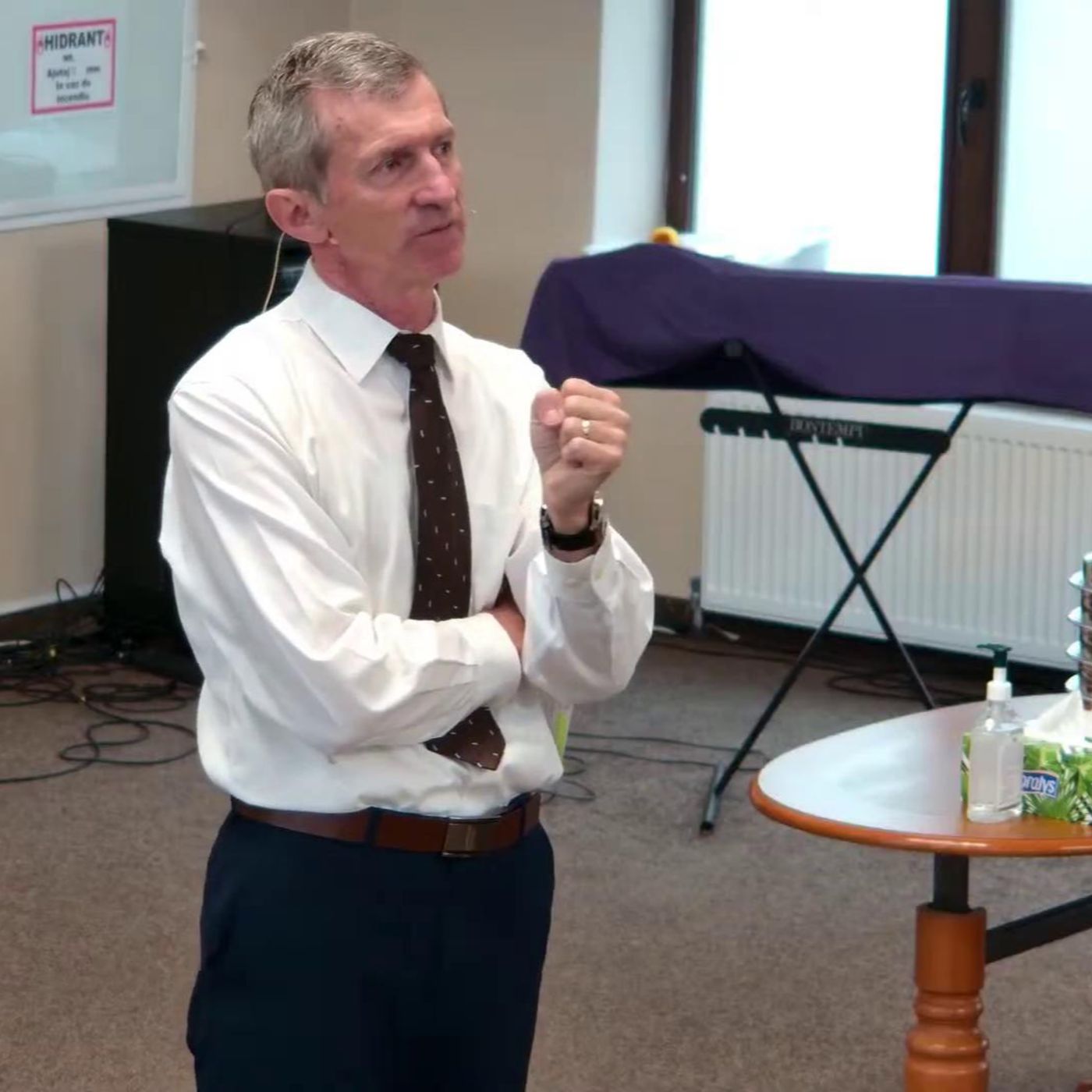 Înconjurat de prieteni și totuși singur! - Nelu Mureșan Înconjurat de prieteni și totuși singur! - Nelu Mureșan