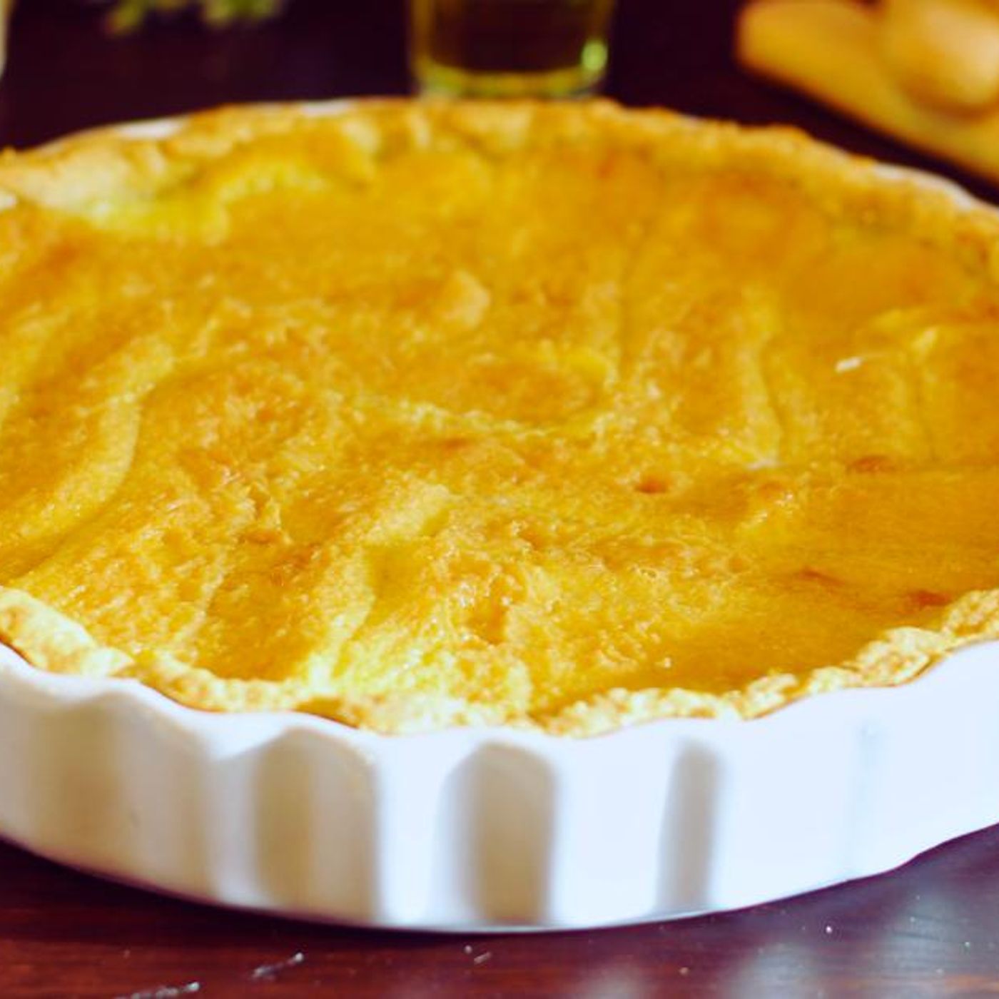 Crostata beneventana: ricetta originale con savoiardi e crema al liquore Strega