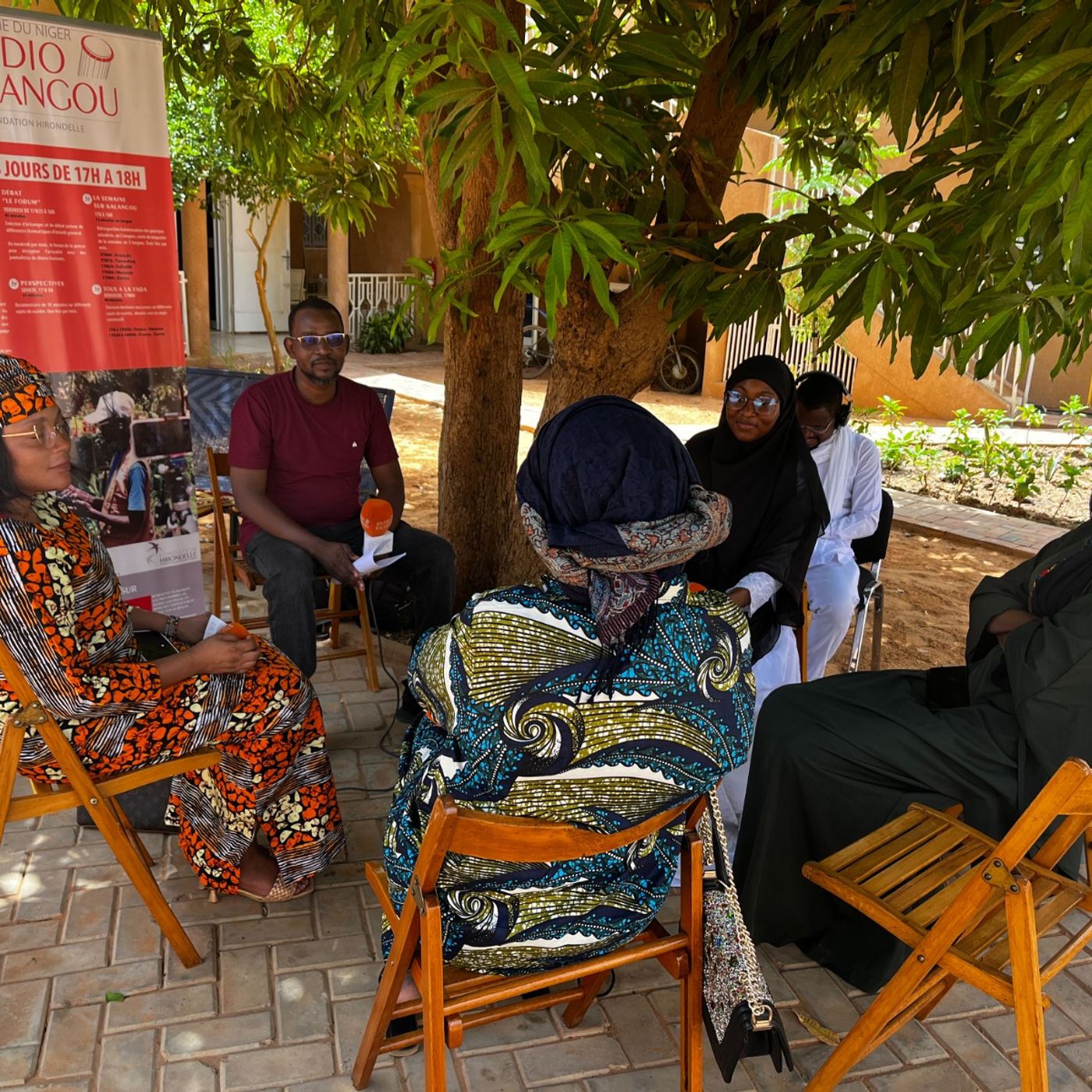 Les réseaux sociaux au service de l’émancipation des jeunes filles nigériennes( Tous à la Fada) episode artwork
