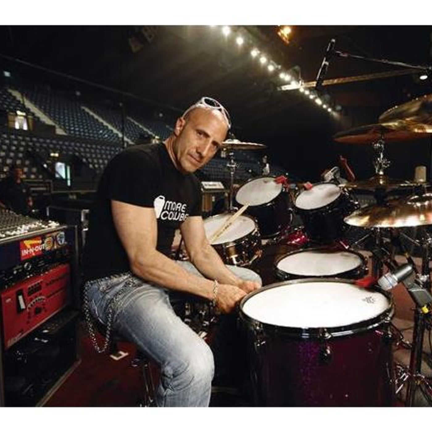 Барабанщик шон 2007. Kenny Aronoff. Лучшие барабанщики всех времен. Кенни Аронофф барабанщик еврей. Кенни Аронофф парк Горького.