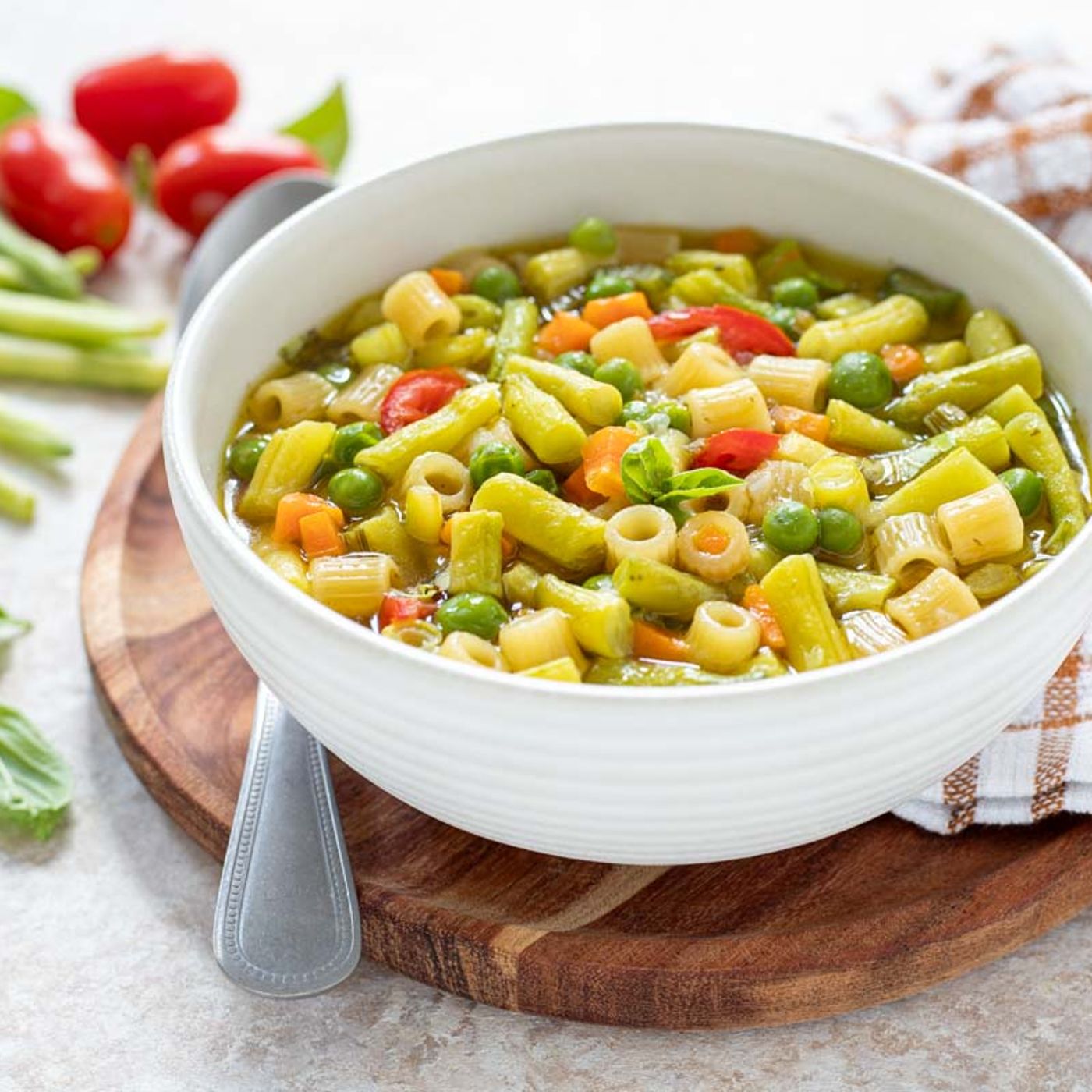 Minestra estiva di pasta e fagiolini