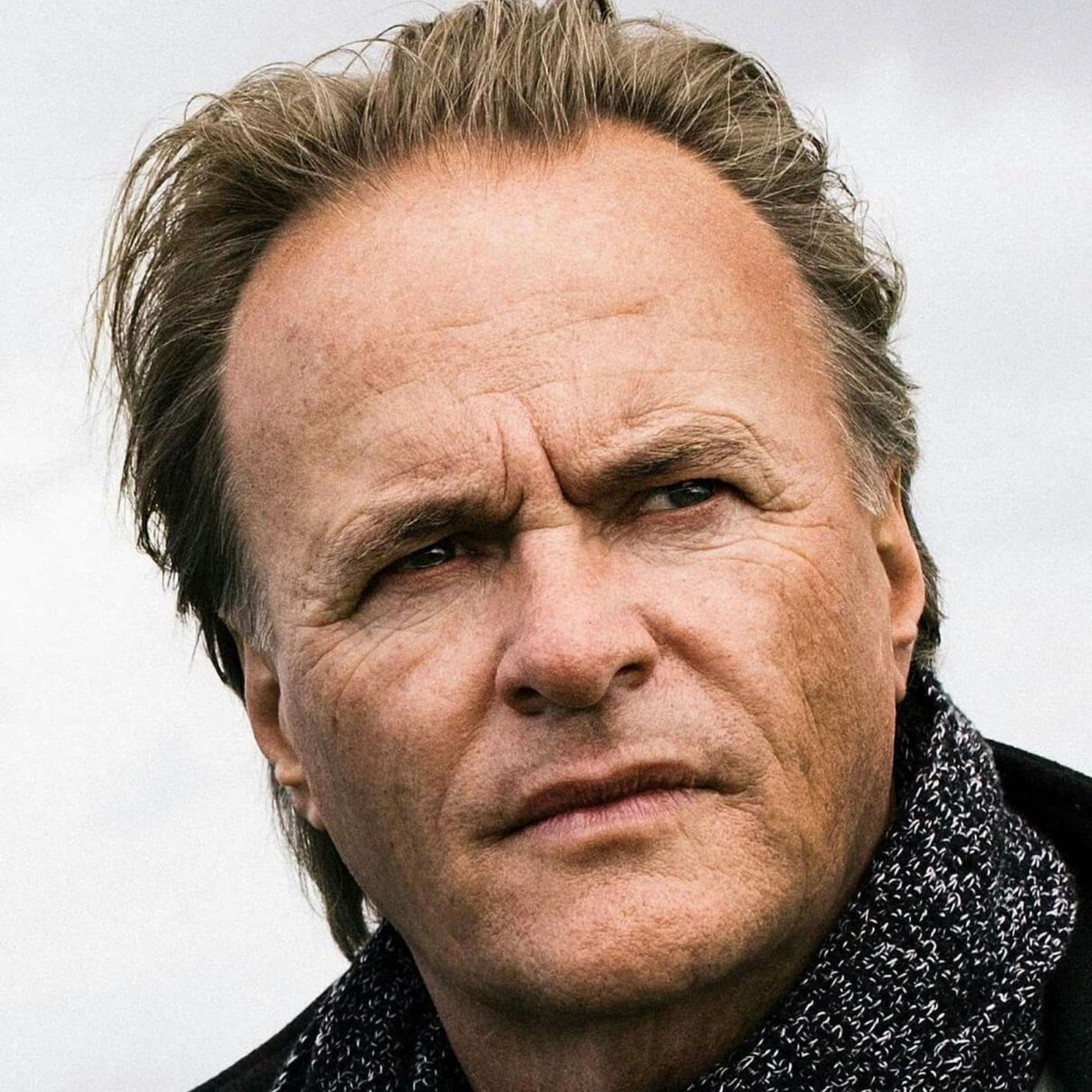 Den nat Bo blev den hængte mands søn: "Mor hører en ambulance, og så har han hængt sig i en affaldskælder henne på hjørnet" episode artwork