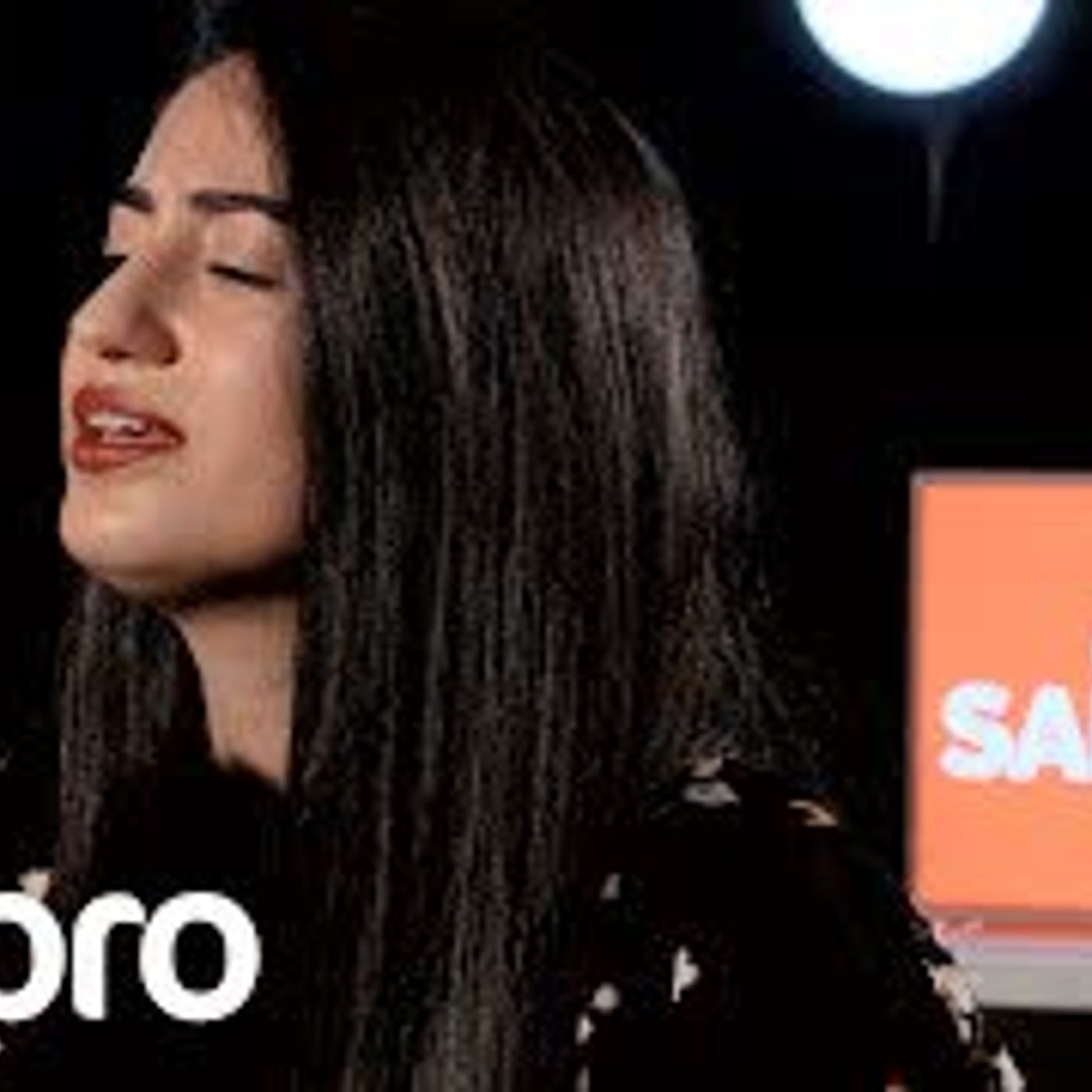 çaresiz gizledim duygularımı