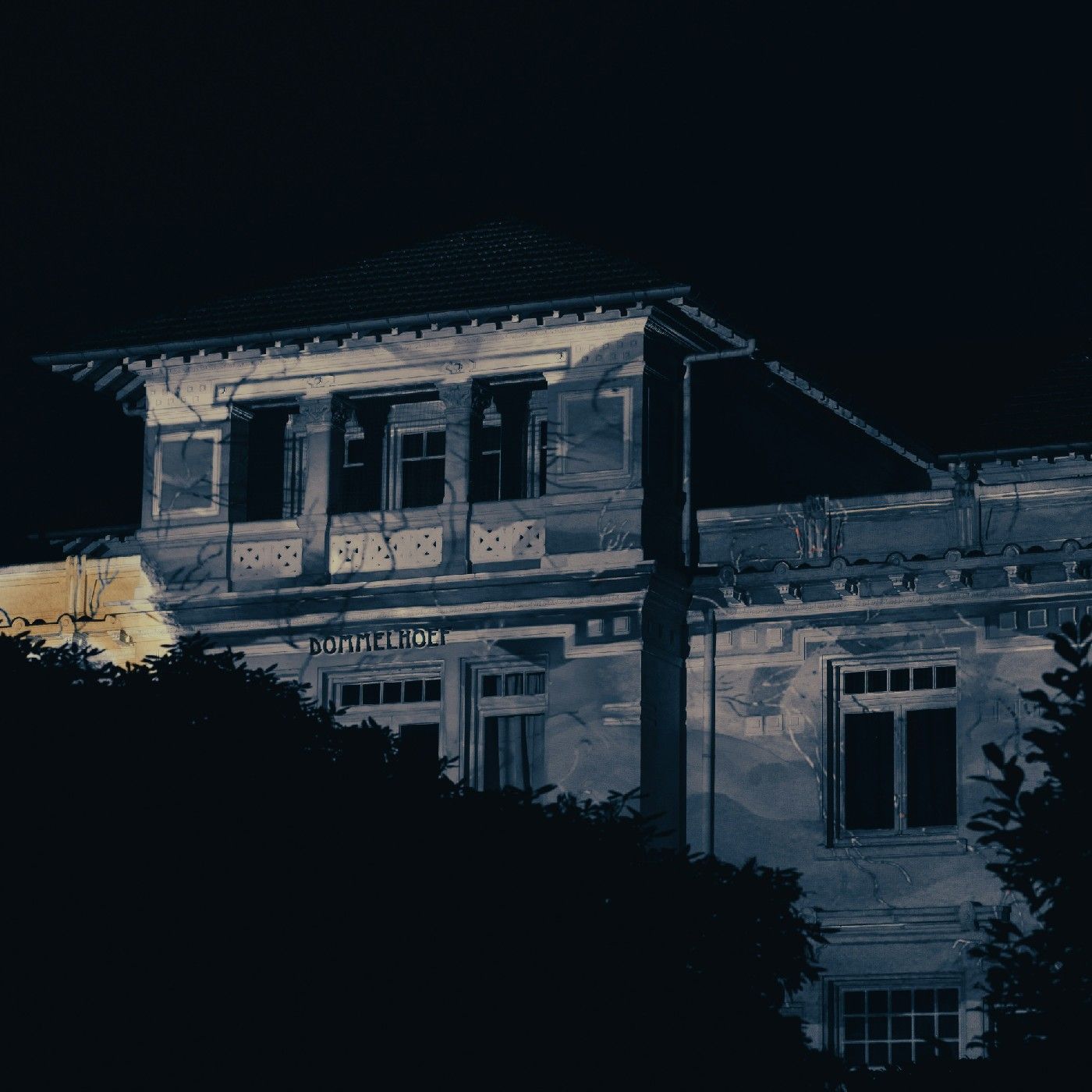 Entrevista a La casa de Bernarda Alba cover art