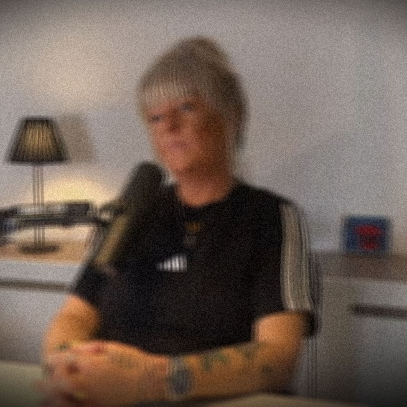 Sabrines Sammenbrud (2:2) - Ensomheden: "Der kunne gå en uge, hvor jeg ikke snakkede med nogen.." episode artwork