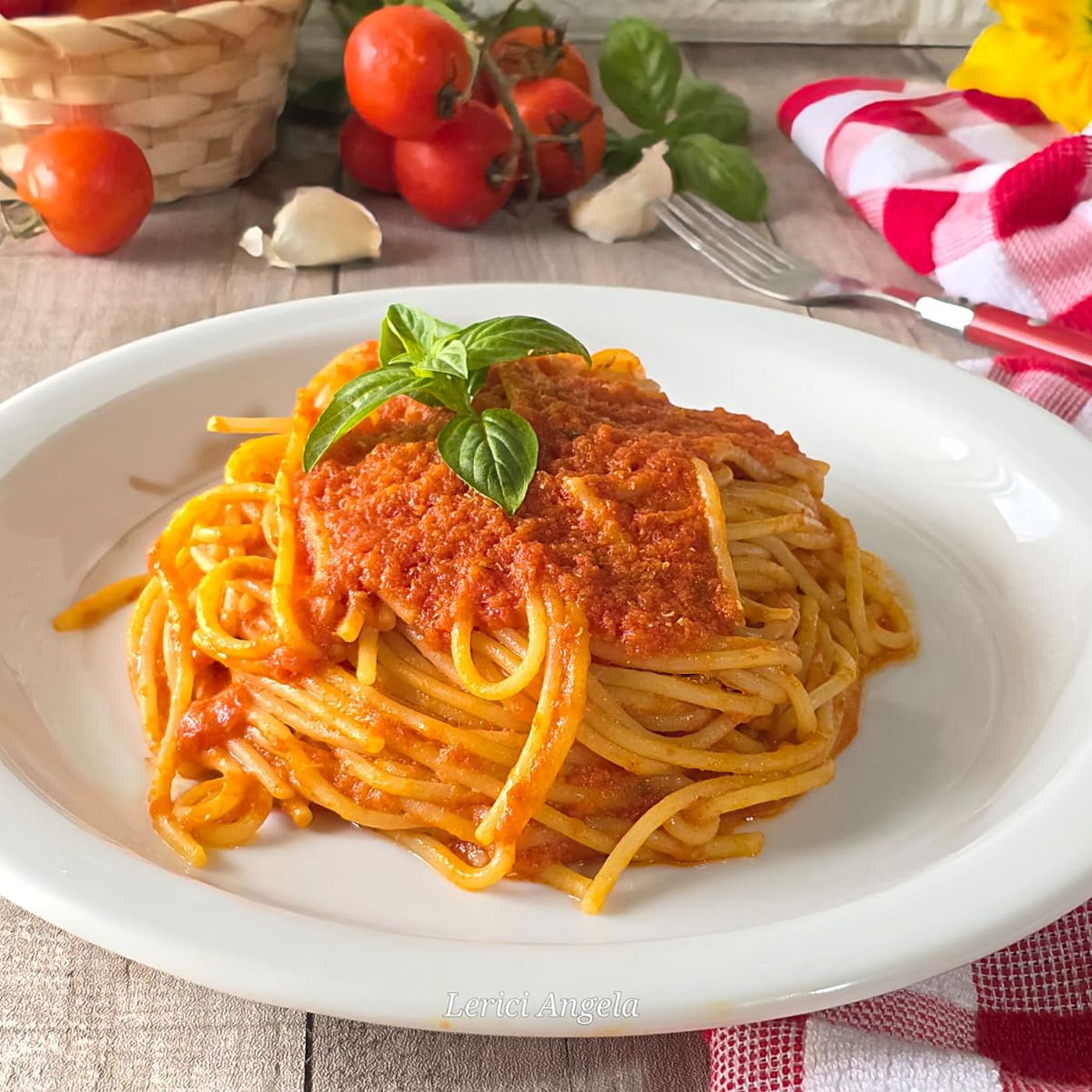 Spaghetti al pomodoro fresco episode artwork