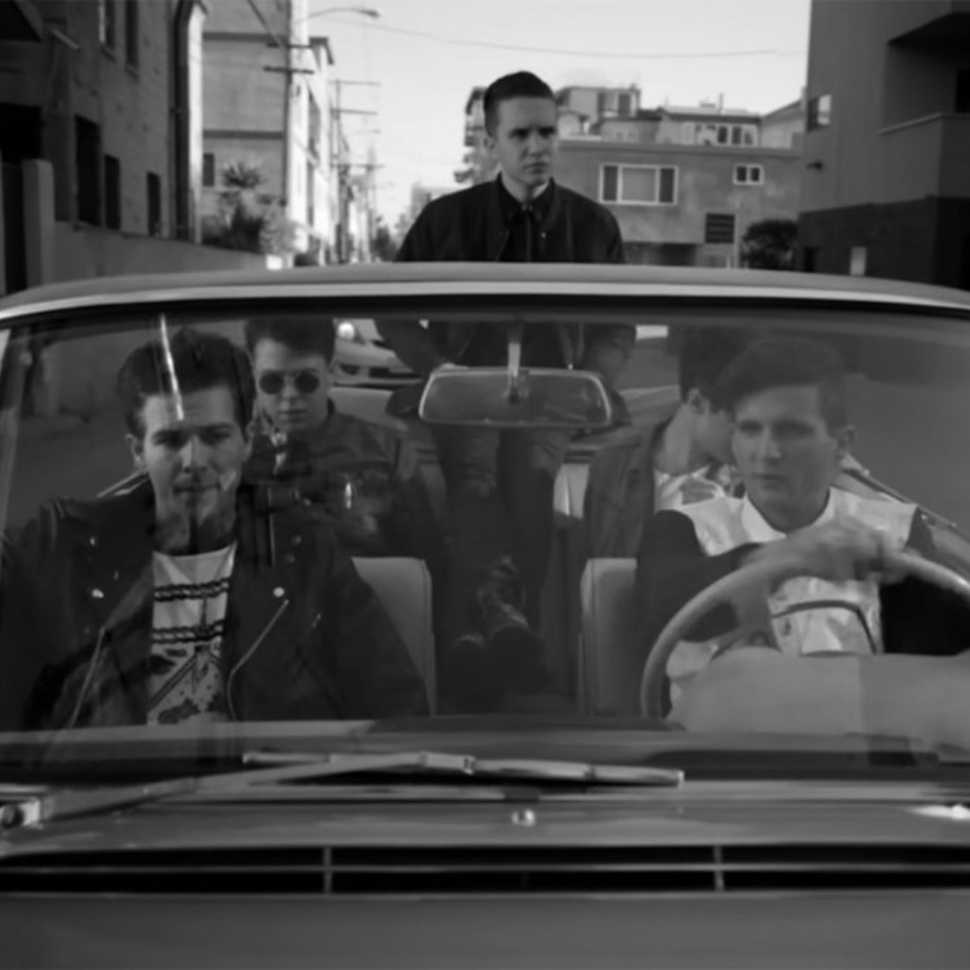 The Neighbourhood’s ‘Sweater Weather’ Cozies Its Way Into YouTube’s Billion Views Club episode artwork