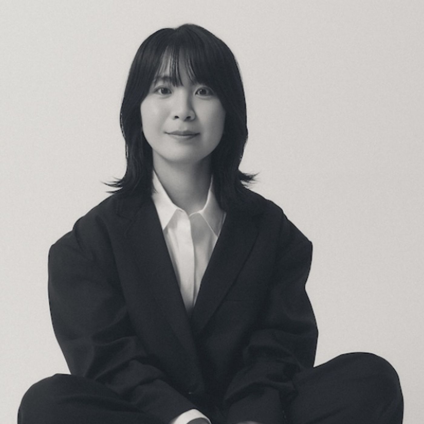 橋本絵莉子、3rdアルバム『OVER LIFE』リリース決定。新アーティスト写真＆アルバム特設サイト開設も episode artwork