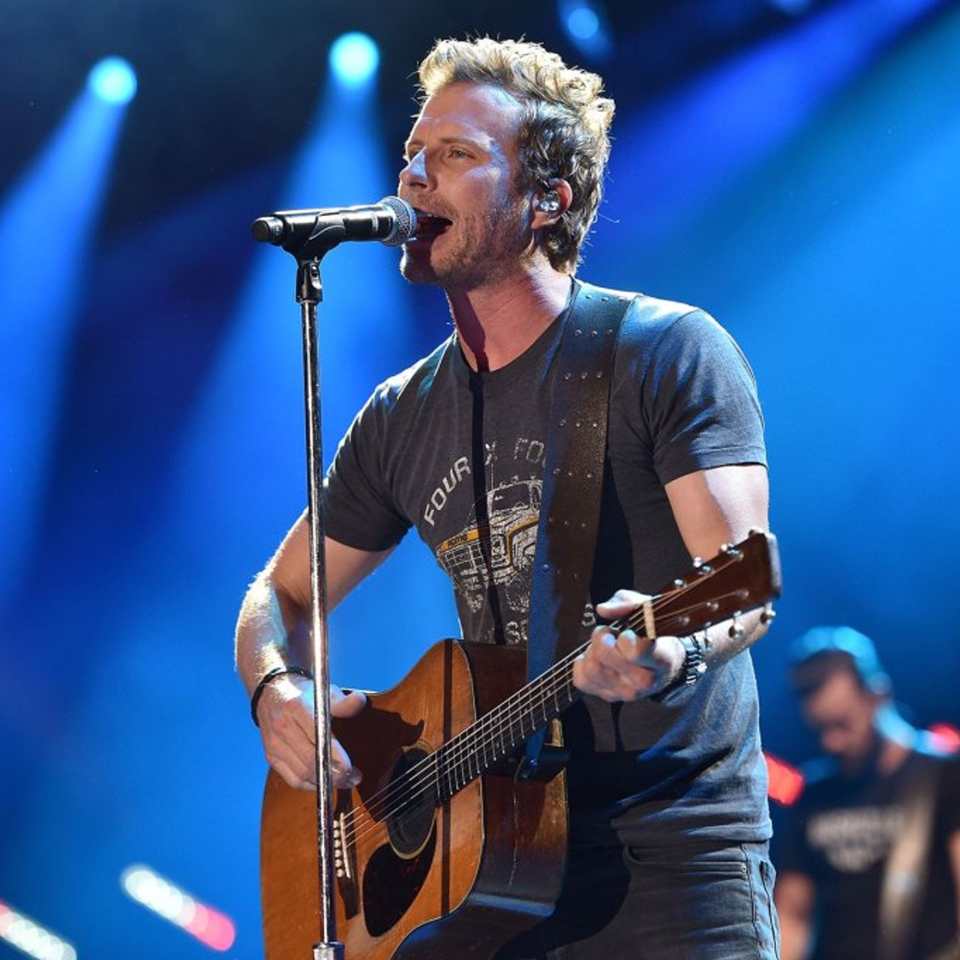 Chart Rewind: In 2016, Dierks Bentley’s ‘Black’ Eyed No. 1 on Top Country Albums episode artwork