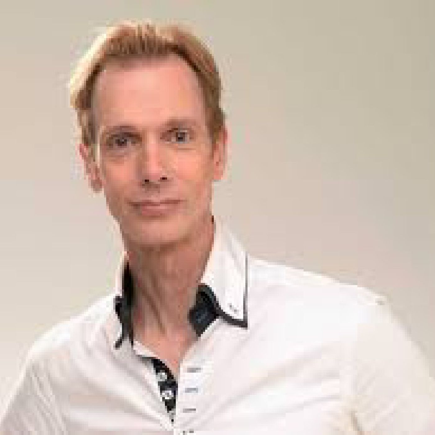 Doug Jones Actor (Hocus Pocus) episode artwork