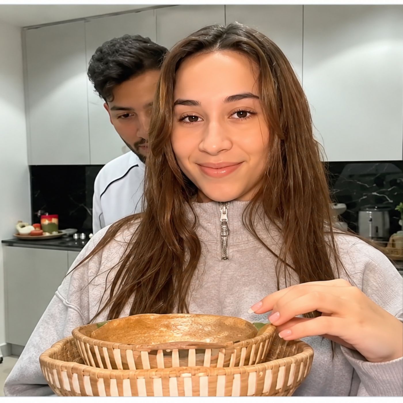 ❤️✨ سارة ووسام قطب تحضّران فطور الصباح معًا! 😍🍳✨