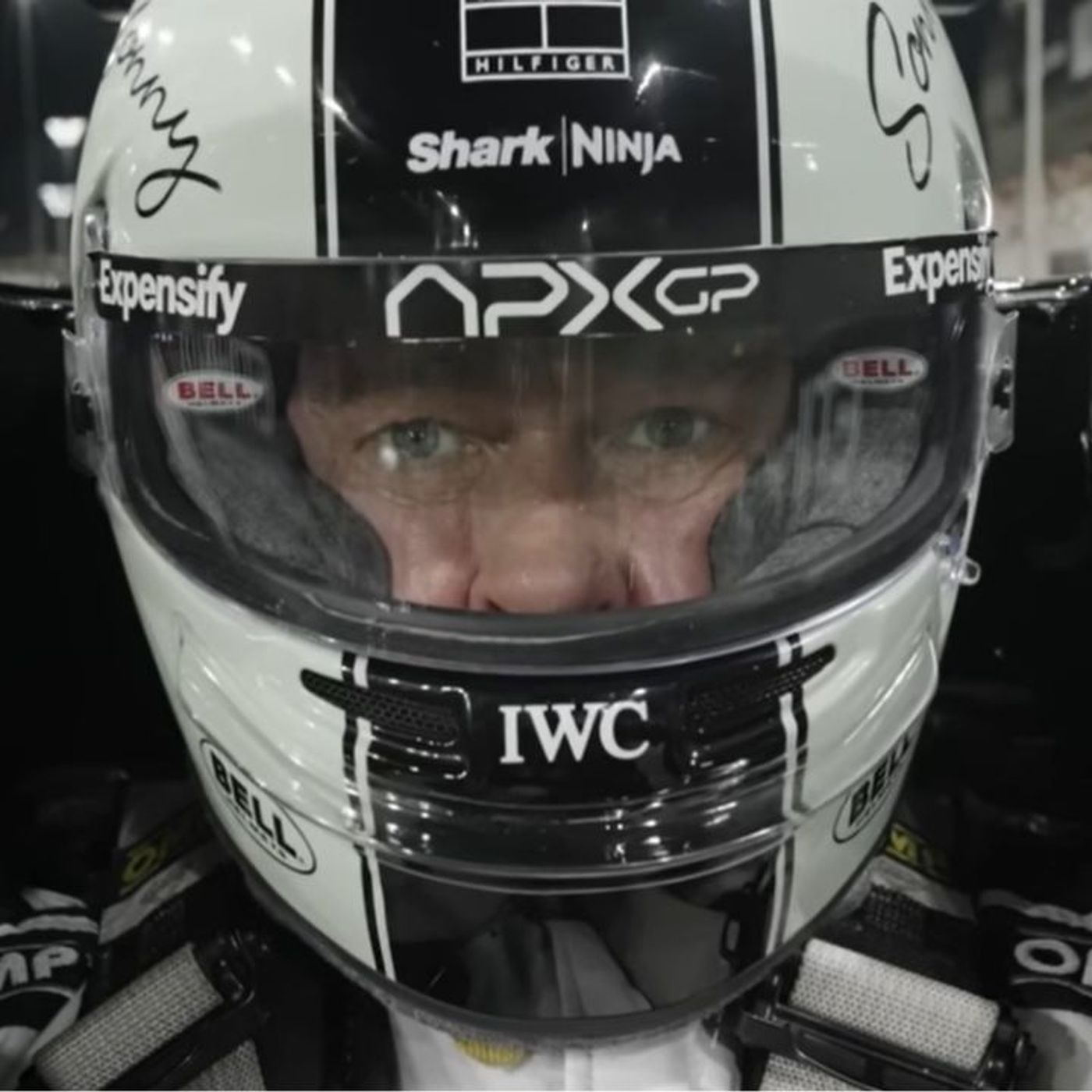 Por fin es viernes: 'Fórmula 1', la película de Brad Pitt que se ha rodado con coches de verdad