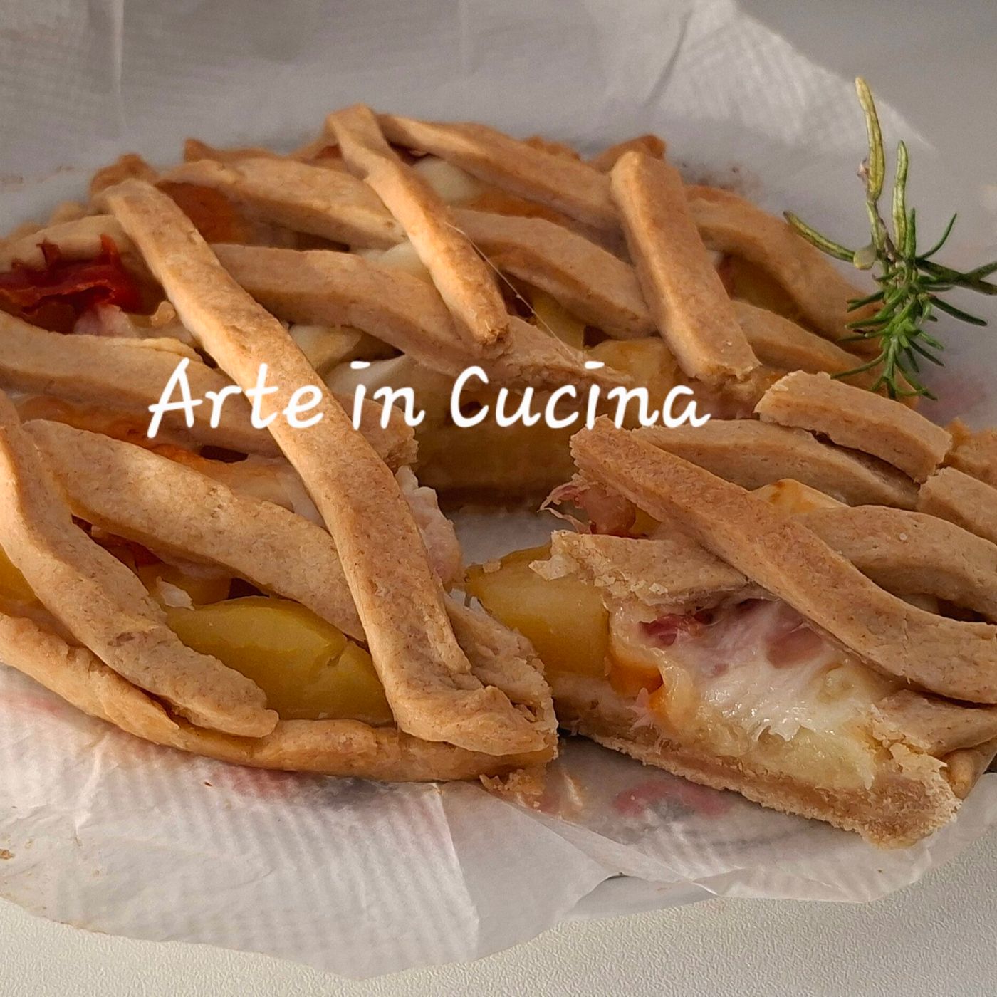 Crostata con patate speck e provola: ricetta salata