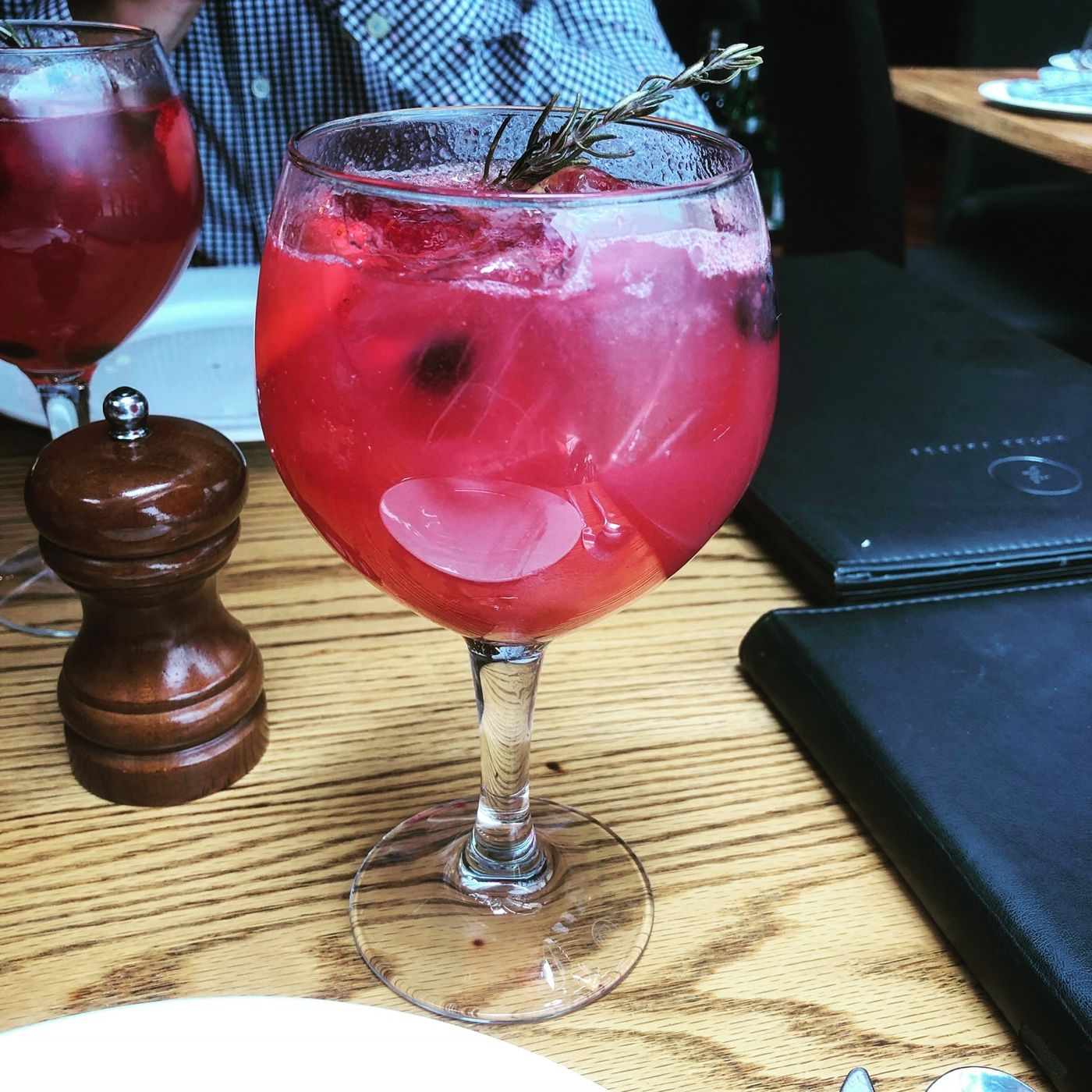 Gin Para Dos- Chicharo Hablante