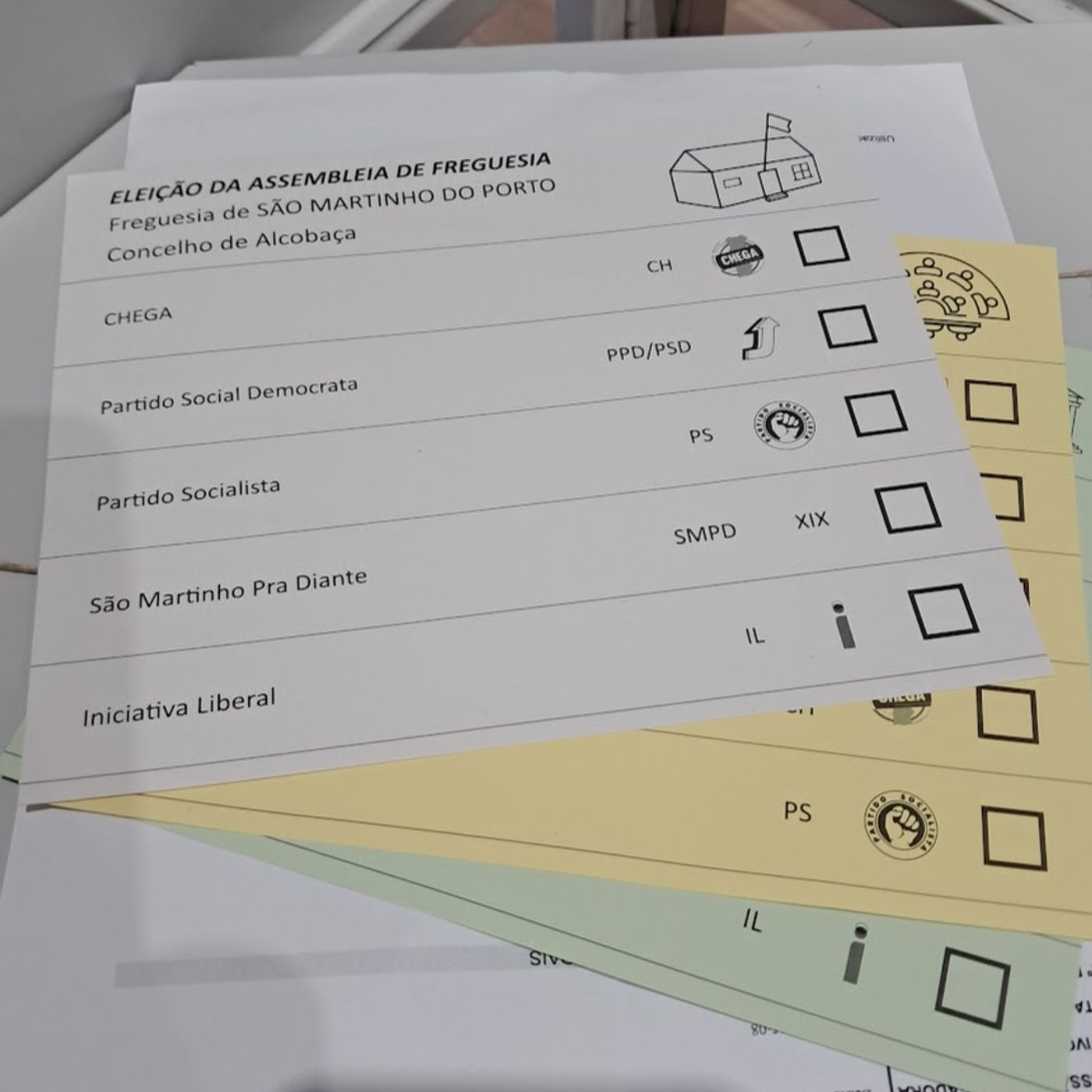 Carl's First Voting Experience in Portugal - Good Fun, Picking My Favourites! #portugal #elections