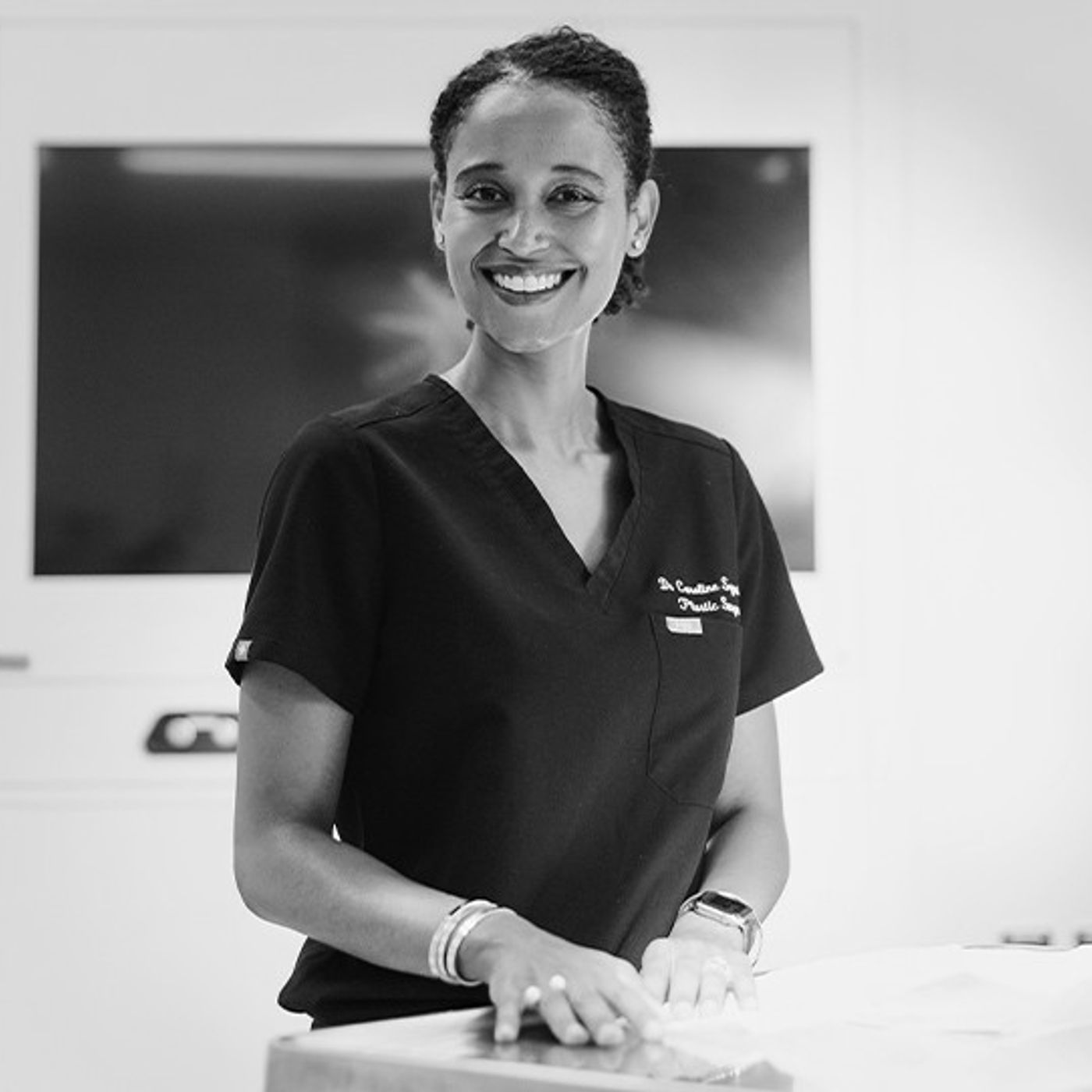 Dr. Caroline Szpalski on Natural Breast Reduction Results, Symptom Relief & What to Expect episode artwork
