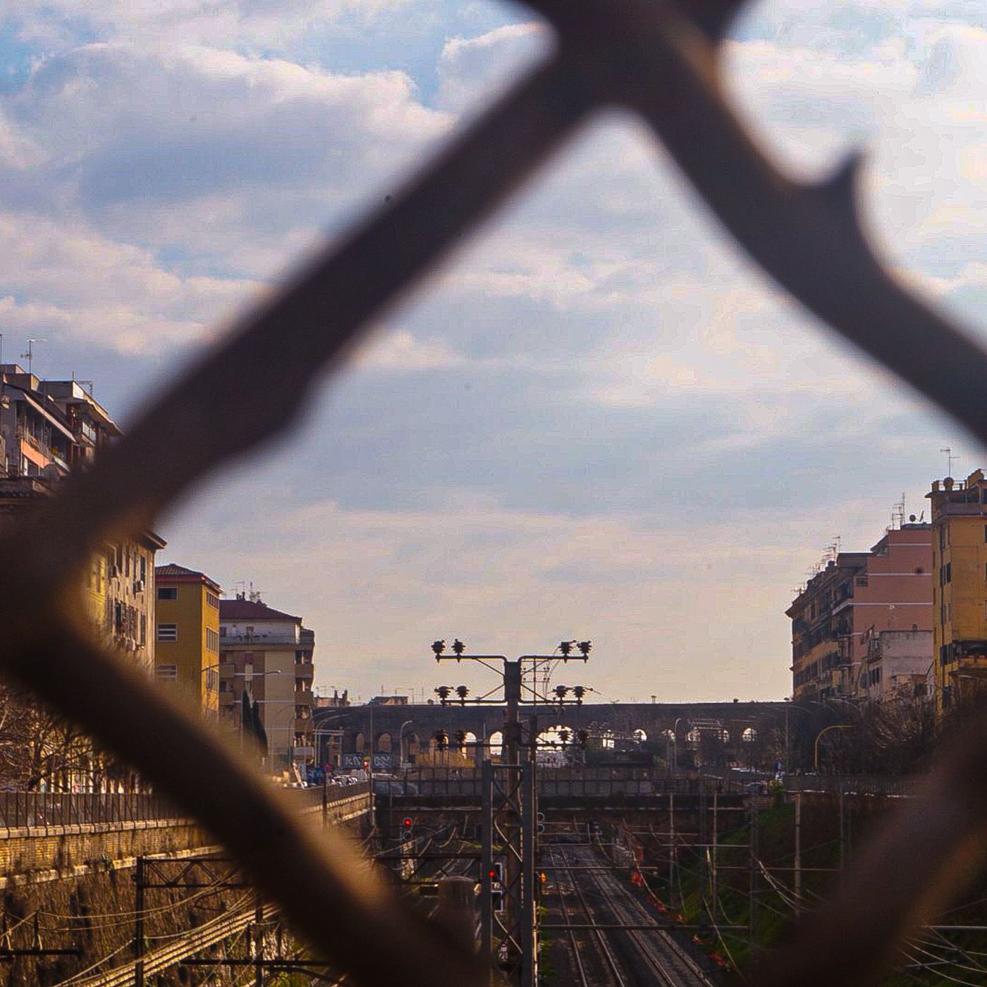#392 Striscioni e decoro, il parco di Centocelle e altre storie di Roma episode artwork