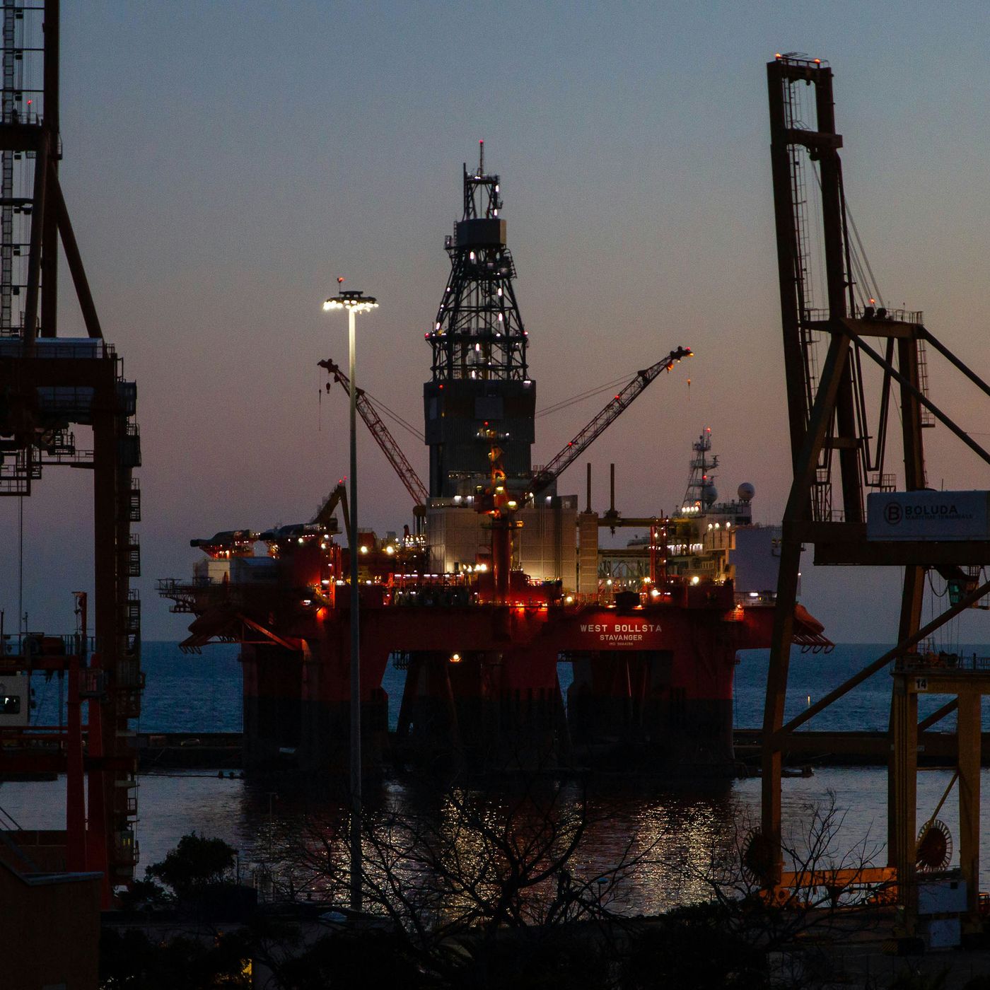 Global Oil Crisis: Price Surges and Market Benchmarks episode artwork