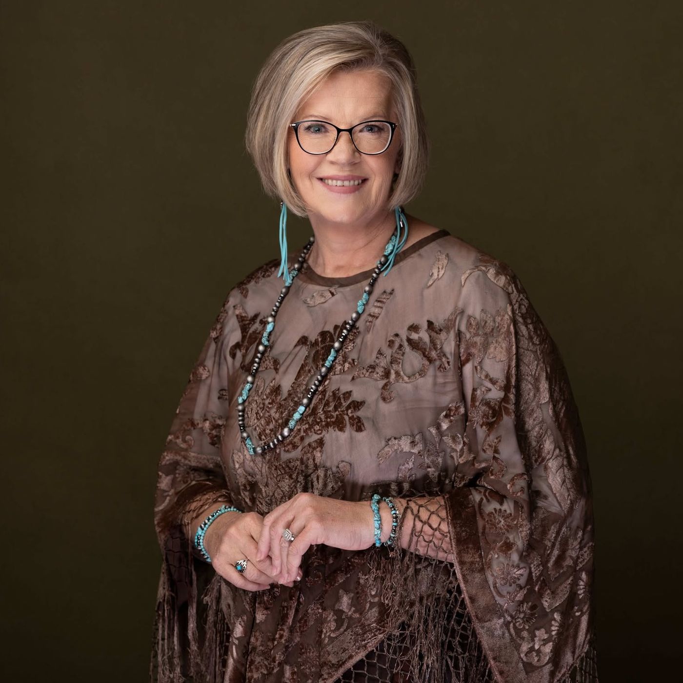 Author/Media Host/Historian Tina Siemens discusses importance of history ~ #historymatters #america250 episode artwork