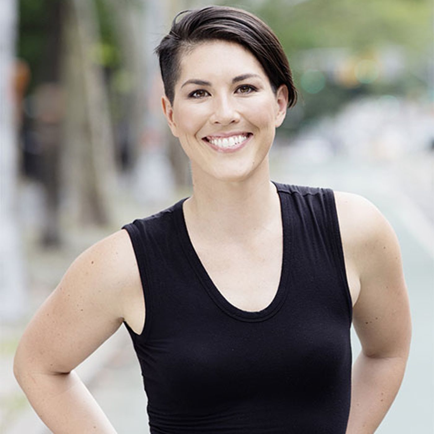 Episode 032 - Overcoming Postpartum Fatigue, Thyroid Disease, and Prenatal & Postpartum Chiropractic Care w/ Dr. Emily Kiberd