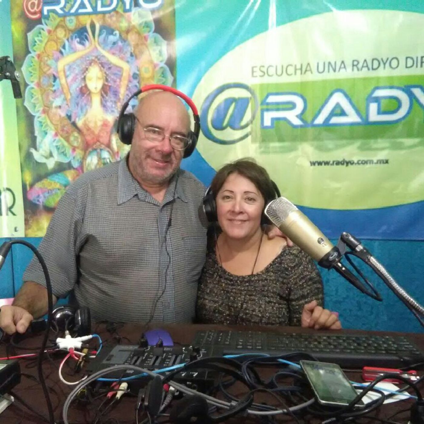 Pistas de @RADYO