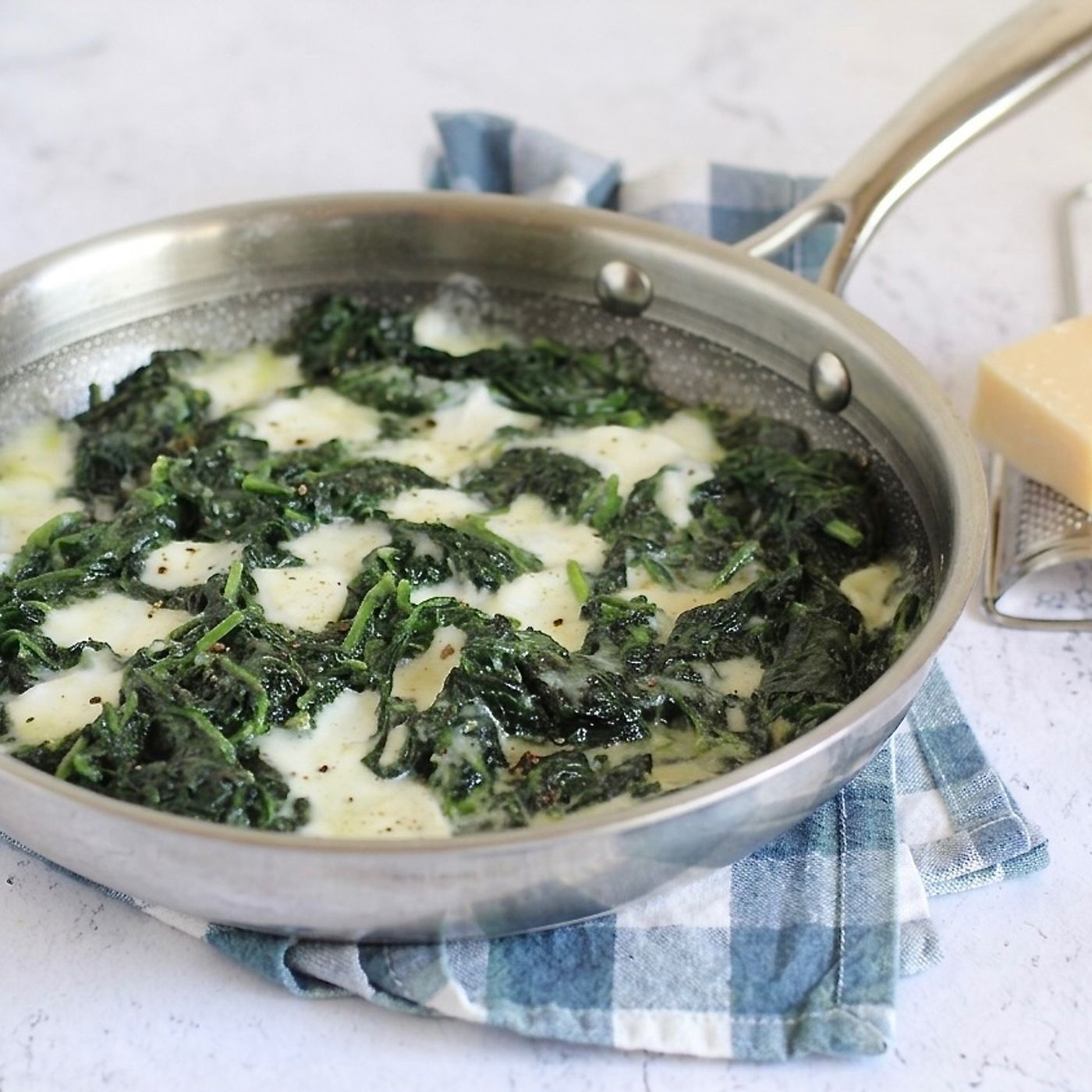 Spinaci e mozzarella in padella