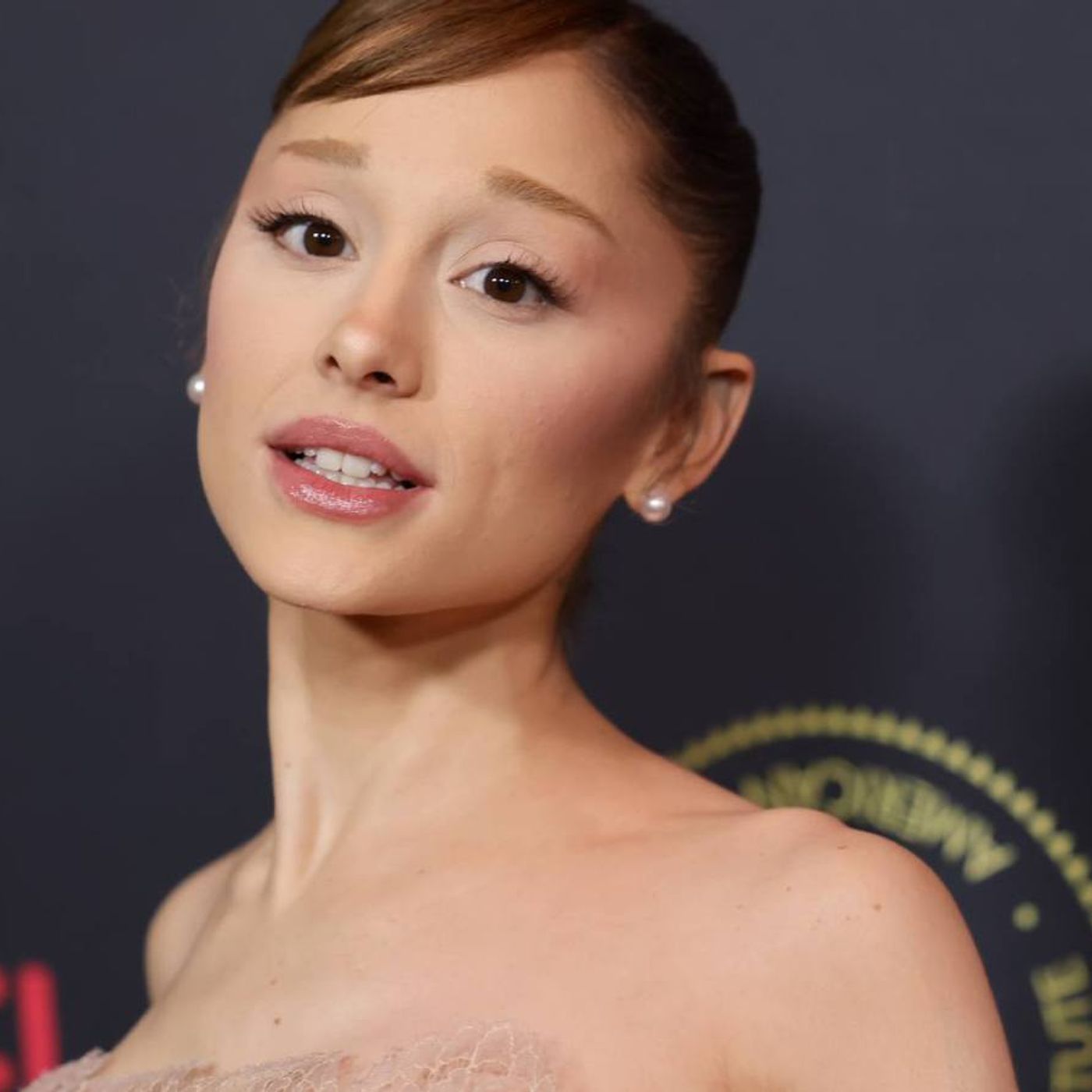 Ariana Grande Pauses Show to Address Break From Public Eye: ‘I Wanted to Speak to my Fans Directly’
