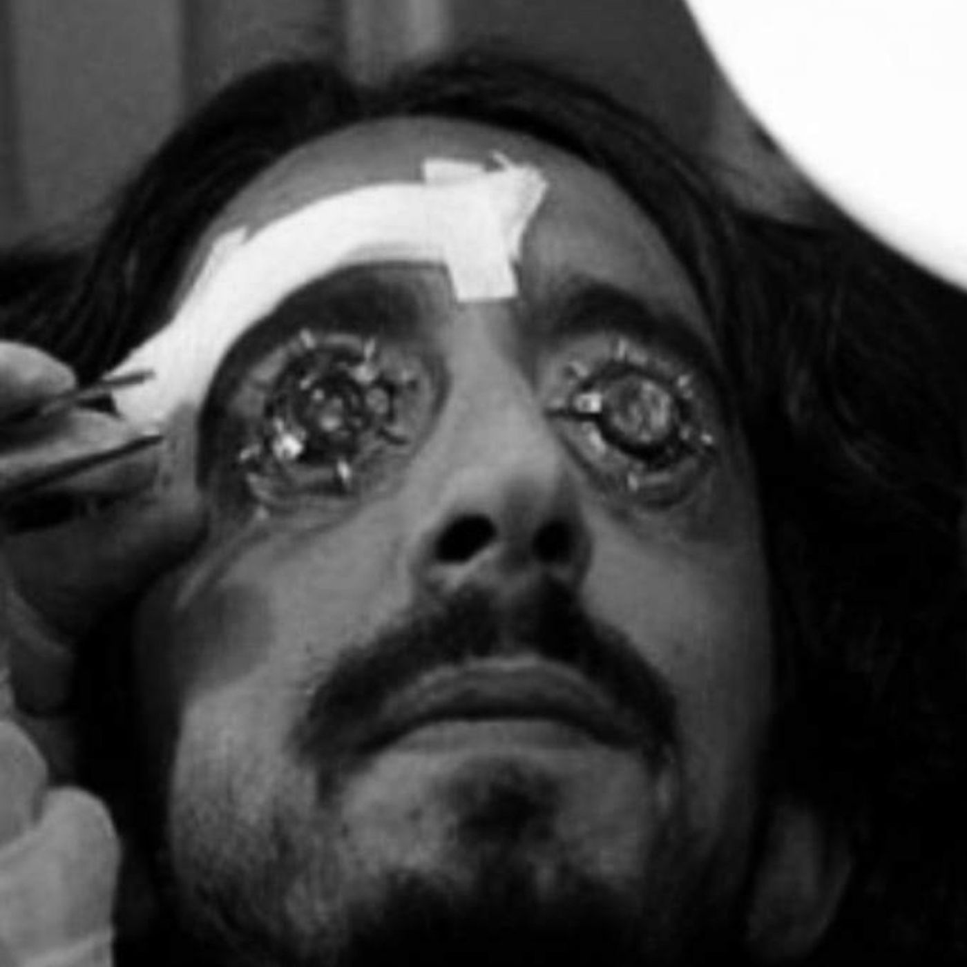 AUN ENTRE LOS VIVOS Relato Suspenso Ficción